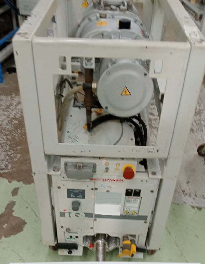 사진 사용됨 EDWARDS Lot of dry pumps 판매용