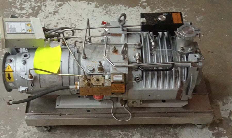 사진 사용됨 EDWARDS Lot of dry pumps 판매용
