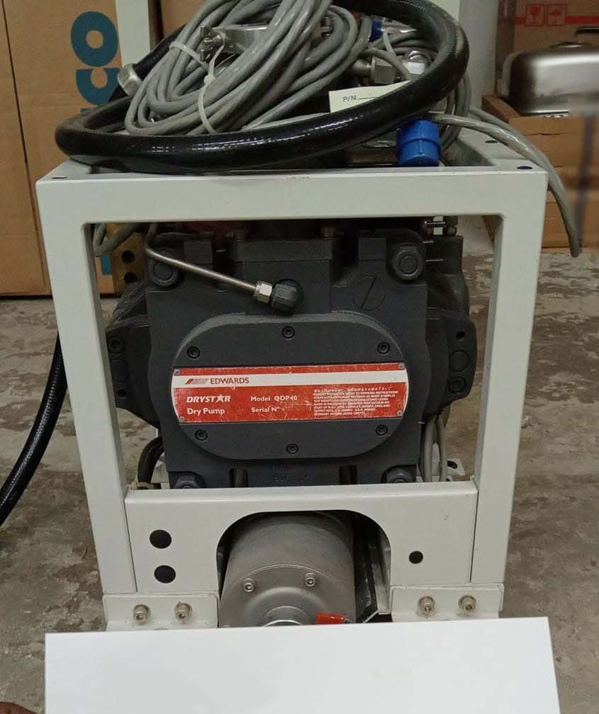 사진 사용됨 EDWARDS Lot of dry pumps 판매용