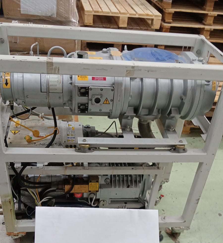 사진 사용됨 EDWARDS Lot of dry pumps 판매용