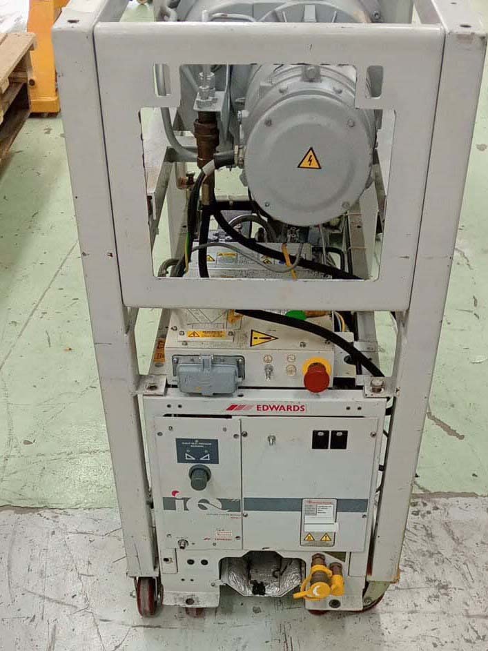 사진 사용됨 EDWARDS Lot of dry pumps 판매용