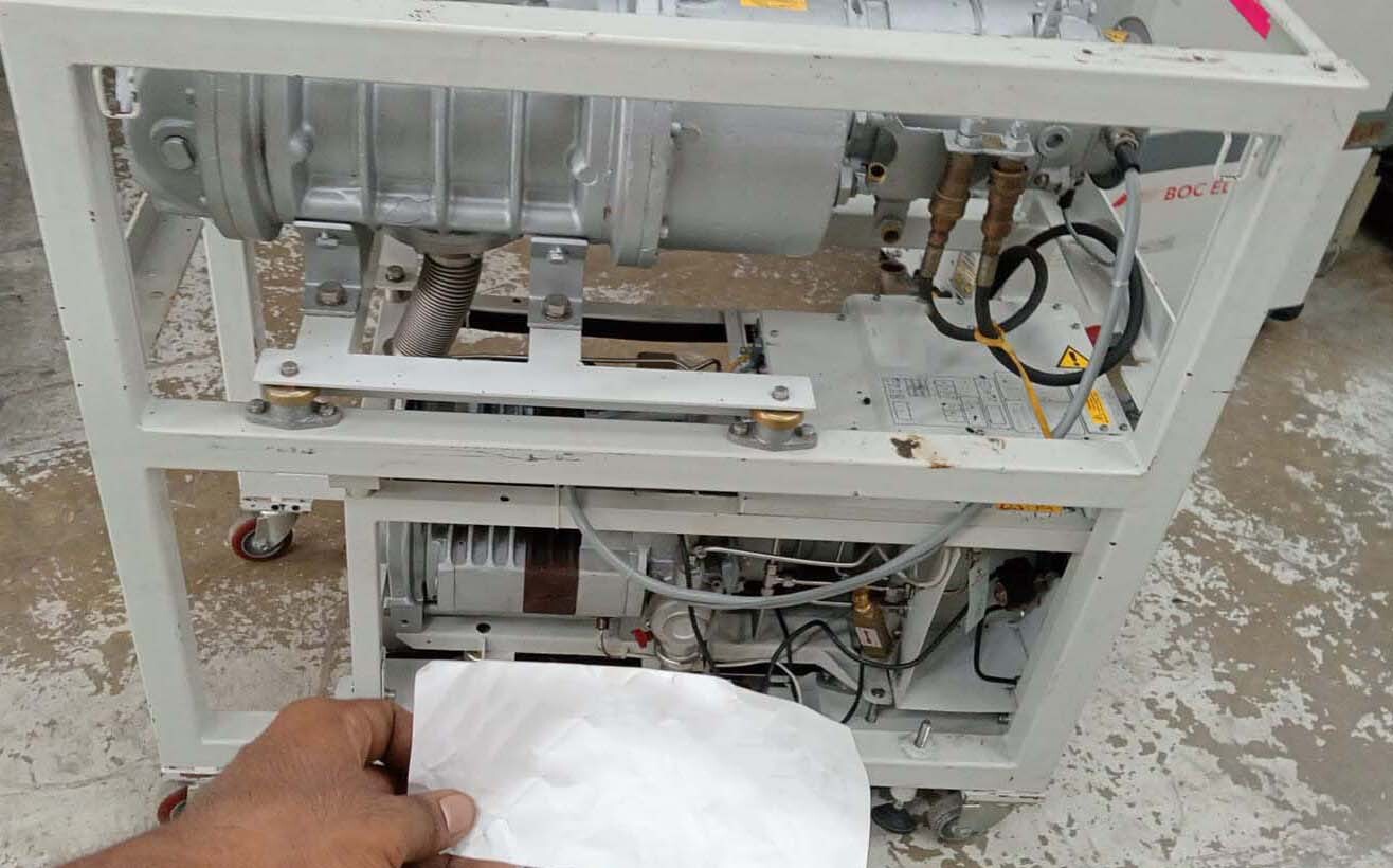 사진 사용됨 EDWARDS Lot of dry pumps 판매용