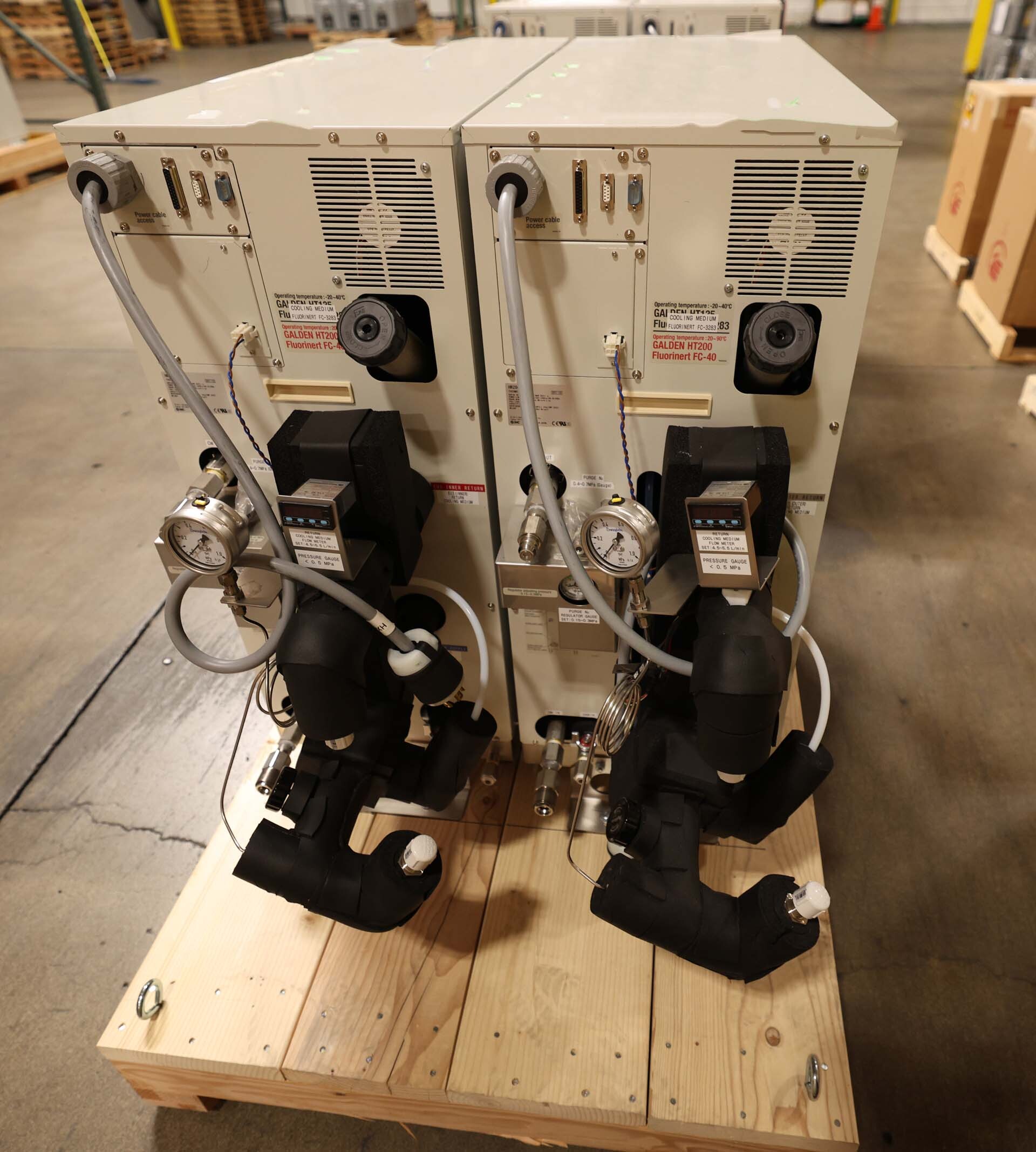 Photo Utilisé EDWARDS Lot of pumps À vendre