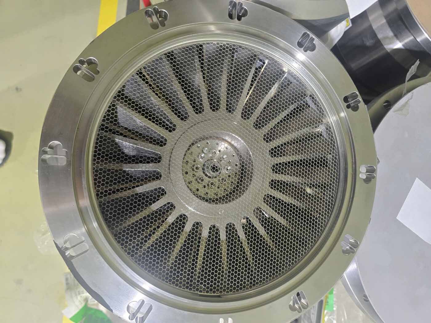 Foto Verwendet EDWARDS Lot of turbo molecular pumps Zum Verkauf
