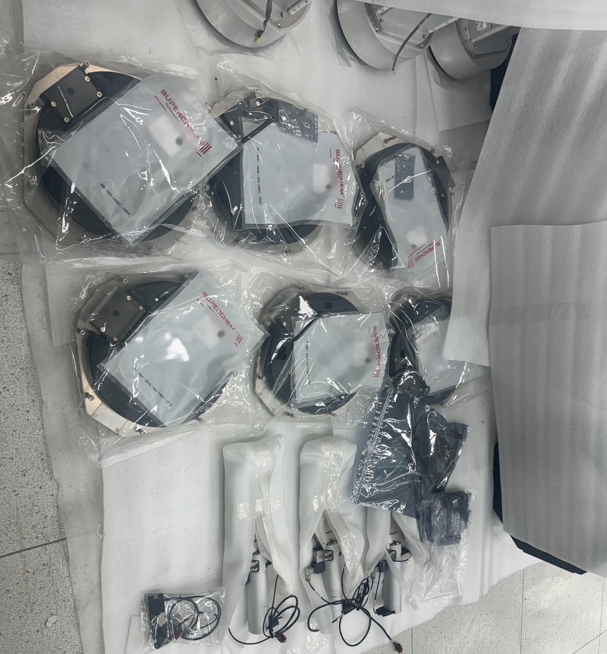 Photo Utilisé EDWARDS Oxide chambers for P5000 EMxP+ À vendre