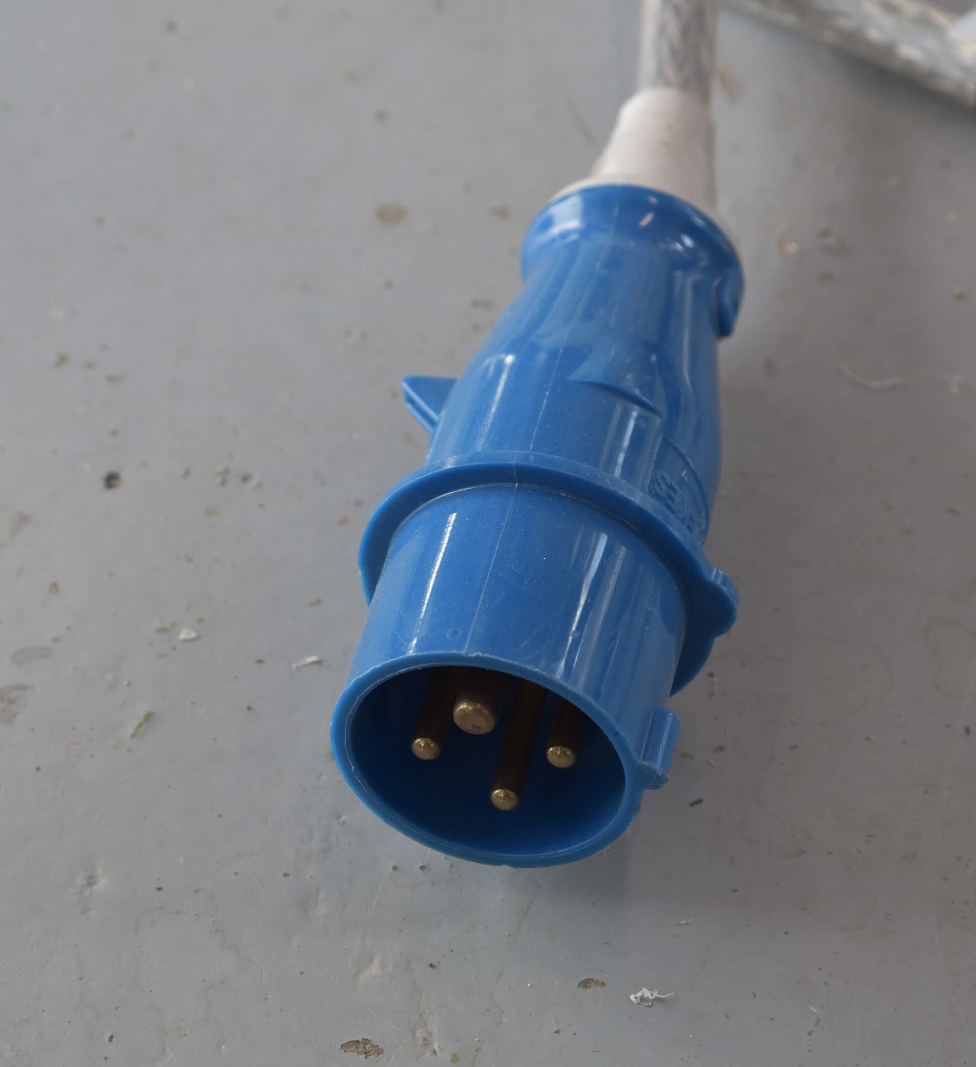 Photo Used EDWARDS Power cable for iQDP80 For Sale