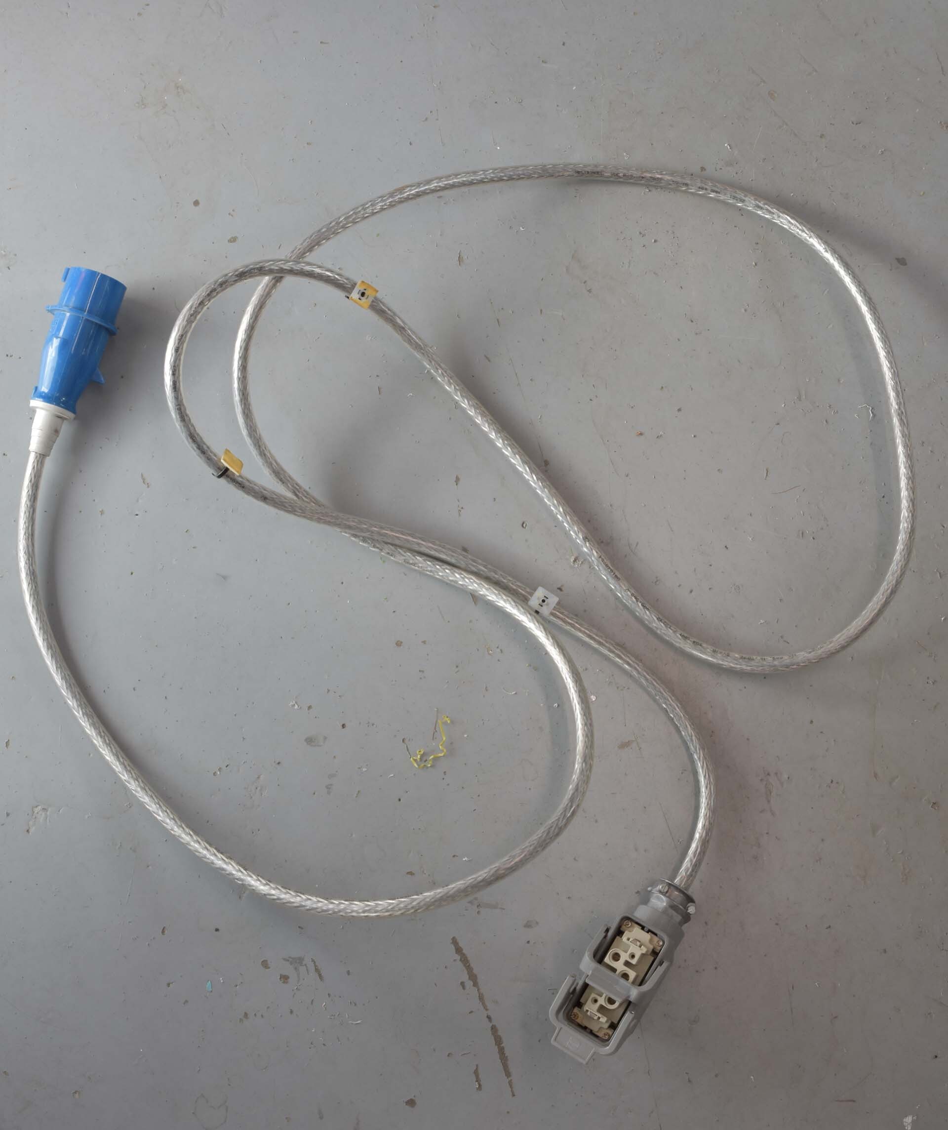 Photo Used EDWARDS Power cable for iQDP80 For Sale