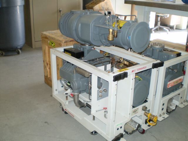 Photo Used EDWARDS QDP40/QMB250 For Sale