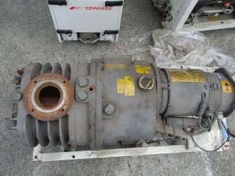 Photo Used EDWARDS QDP80 / QMB250 For Sale