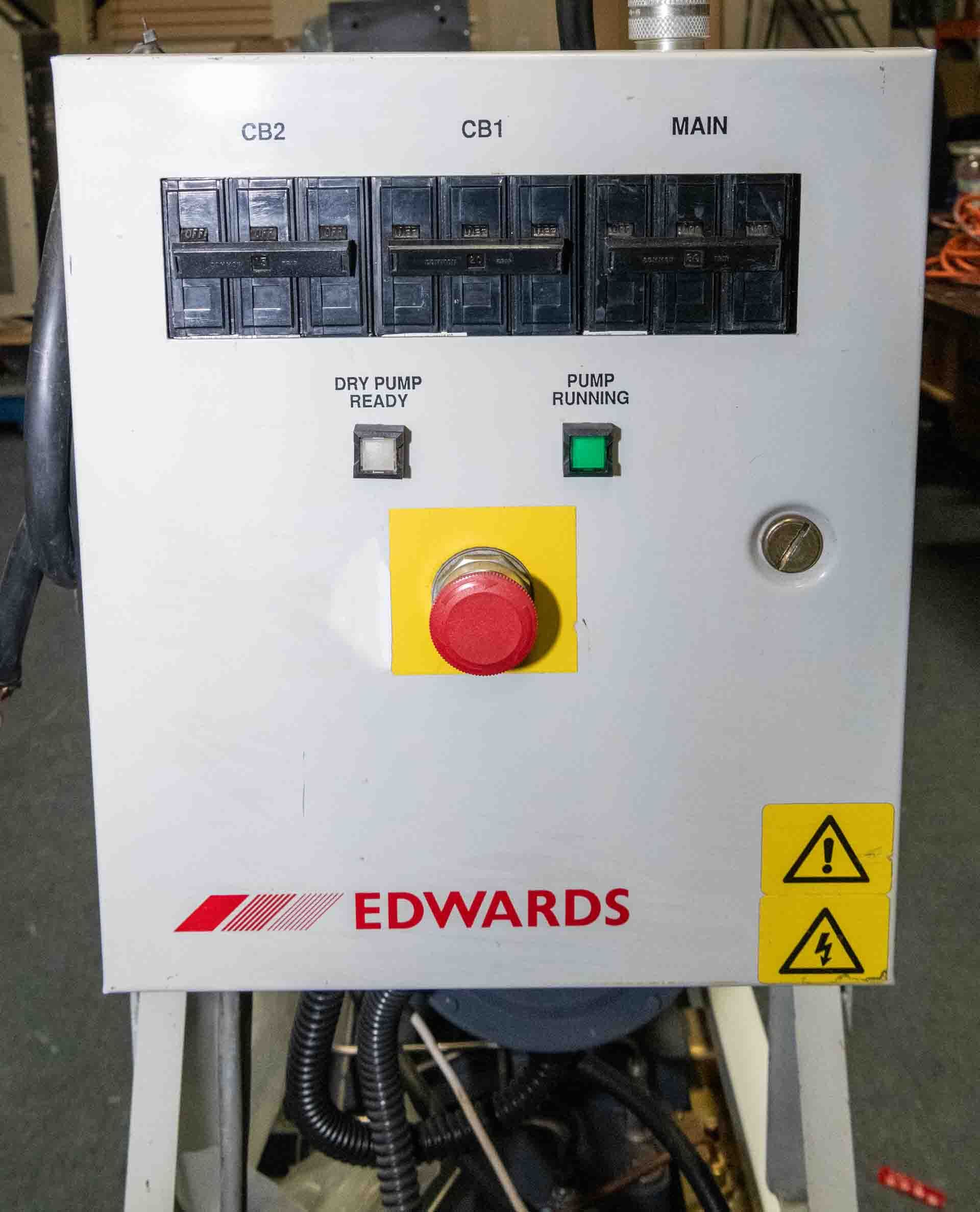 Foto Verwendet EDWARDS QDP80 / QMB250 Zum Verkauf