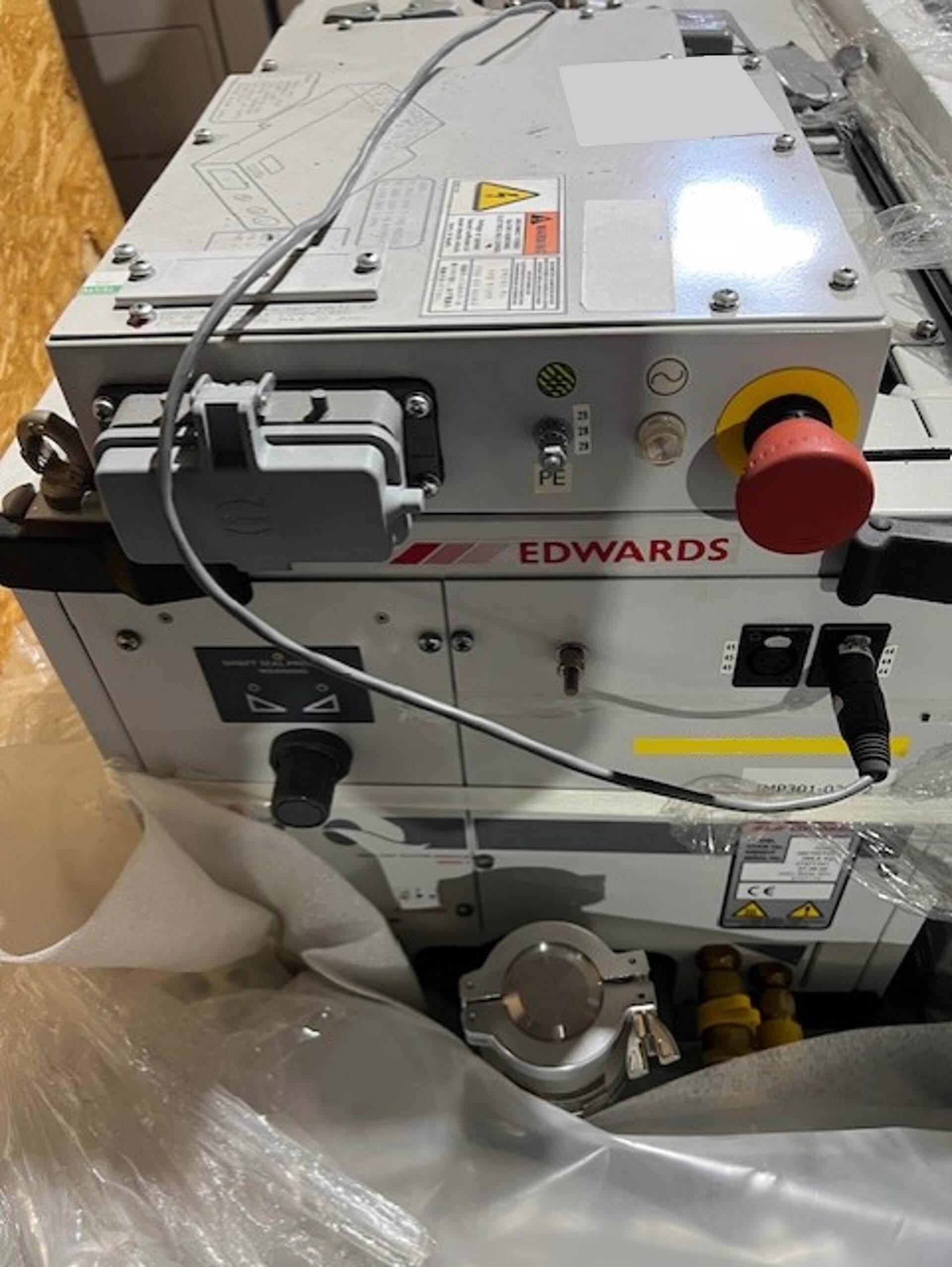 Photo Used EDWARDS QDP80 For Sale