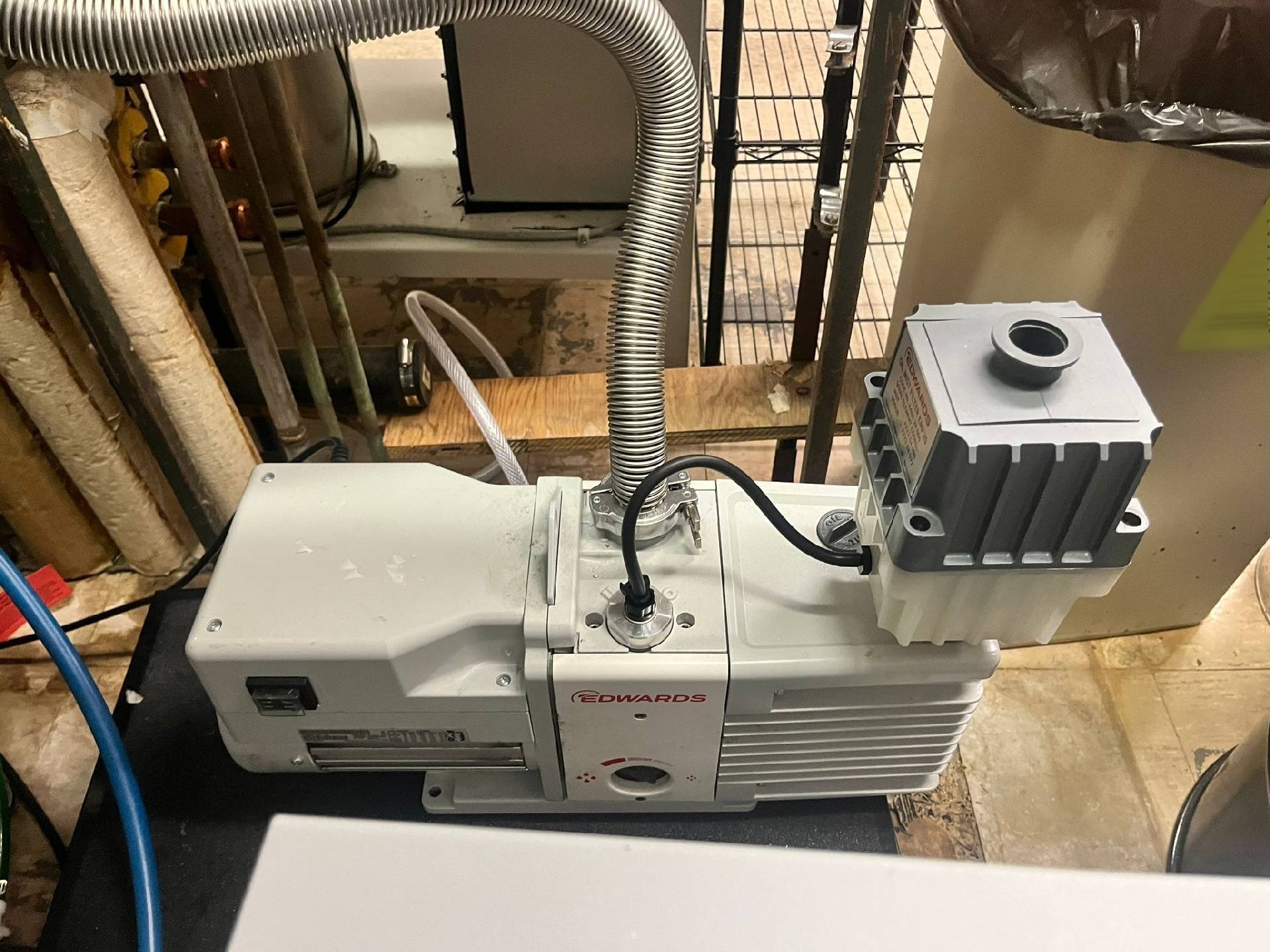 圖為 已使用的 EDWARDS RV12 待售