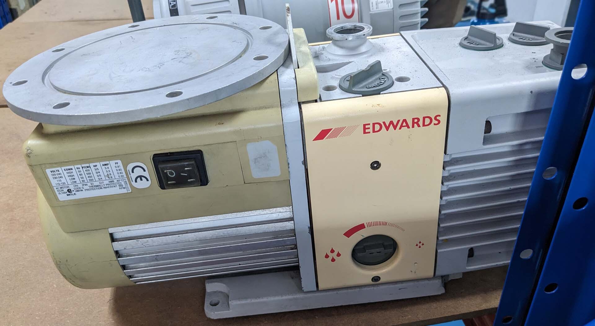 圖為 已使用的 EDWARDS RV8 待售