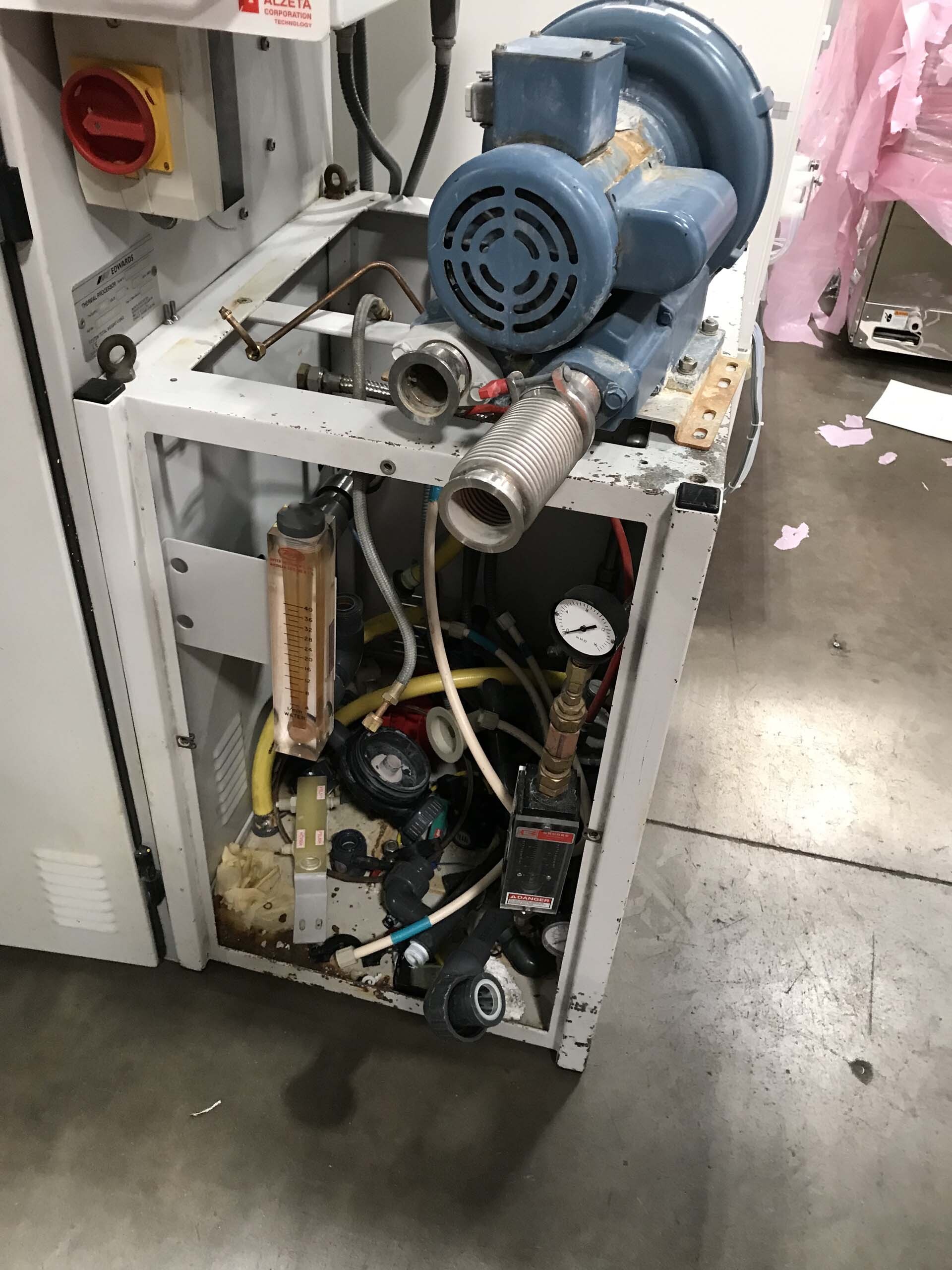 Foto Verwendet EDWARDS TPU2 Zum Verkauf