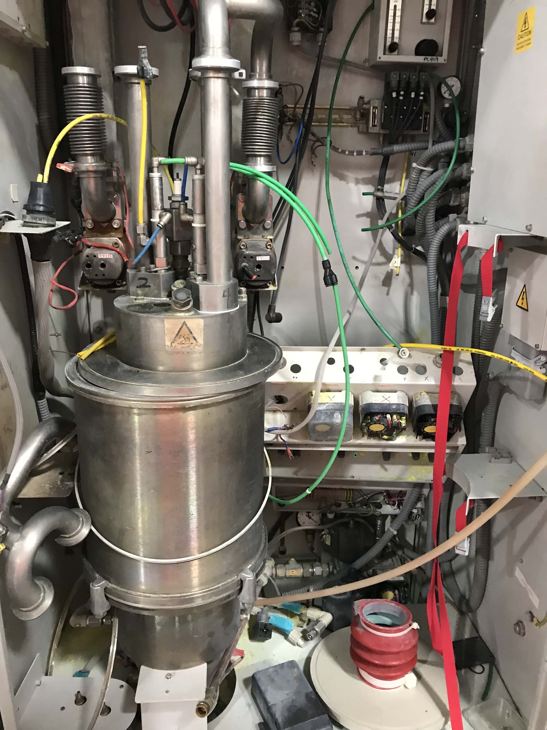 Foto Verwendet EDWARDS TPU2 Zum Verkauf