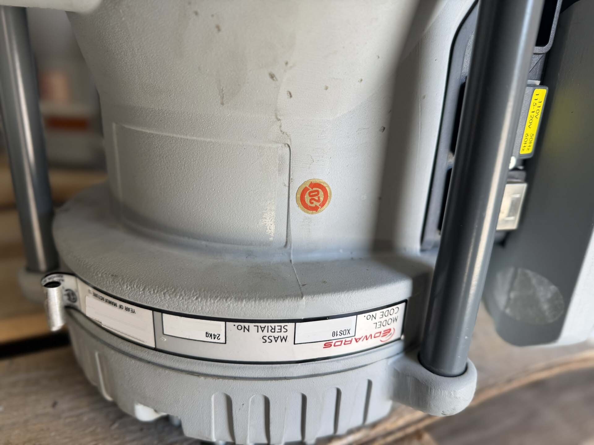 Foto Verwendet EDWARDS XDS10 Zum Verkauf