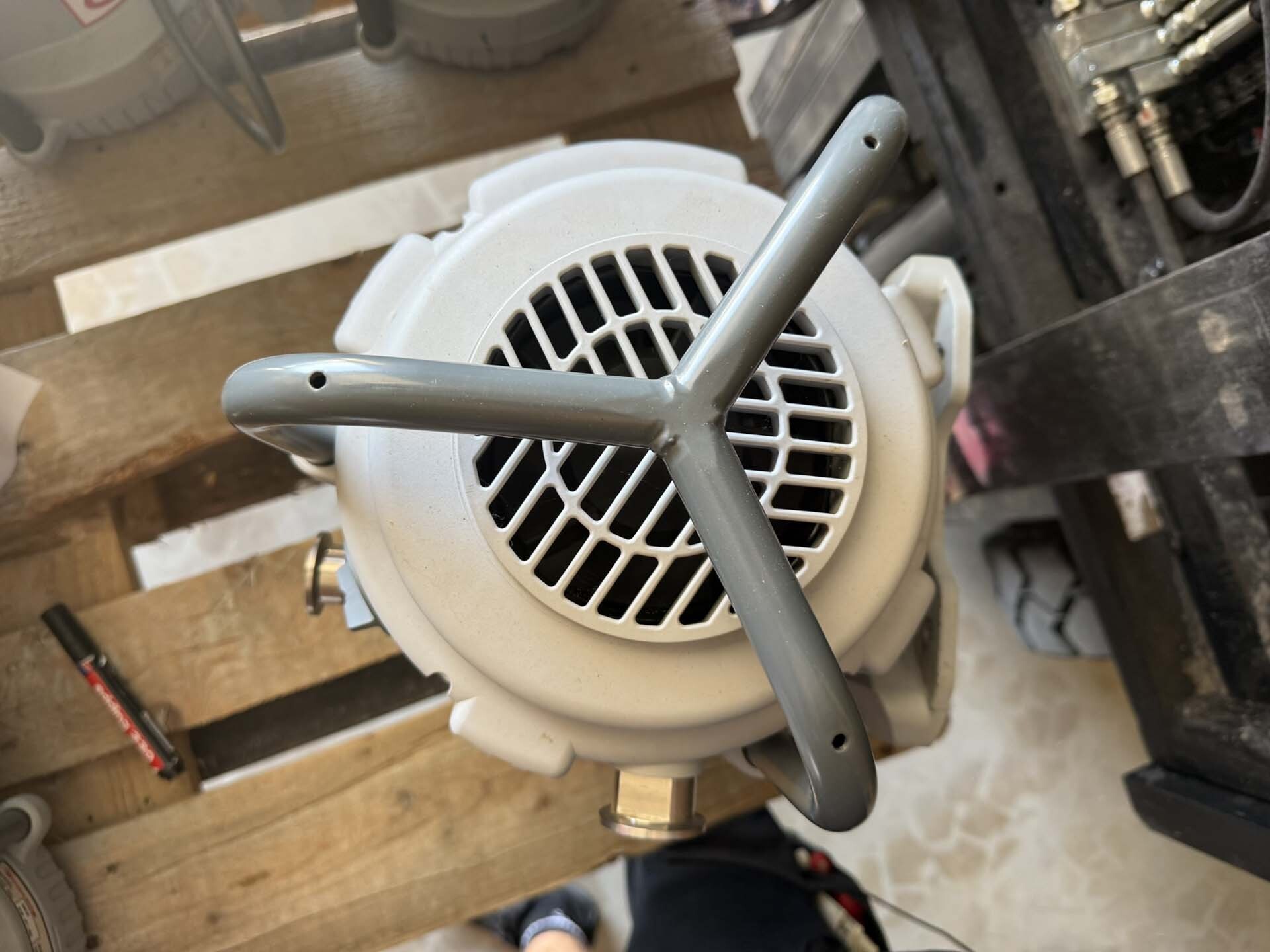 Foto Verwendet EDWARDS XDS10 Zum Verkauf