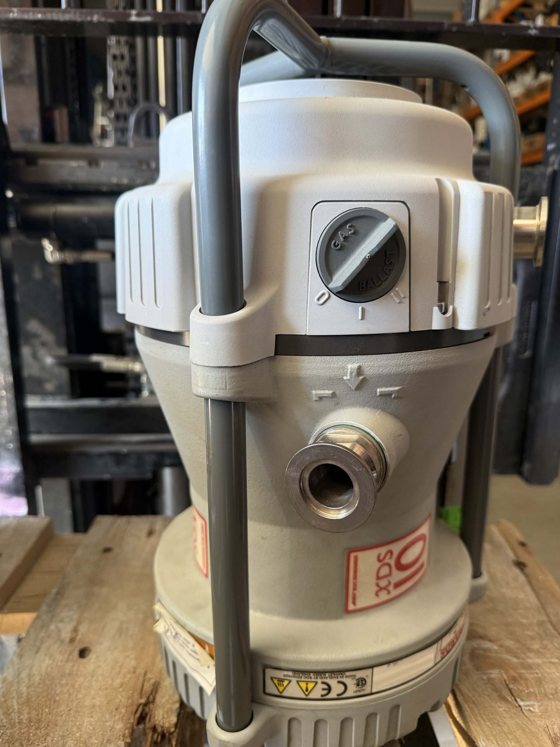 Foto Verwendet EDWARDS XDS10 Zum Verkauf