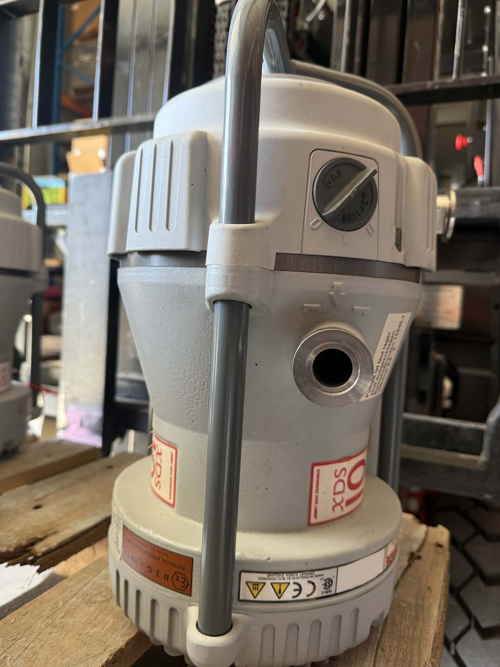 Foto Verwendet EDWARDS XDS10 Zum Verkauf