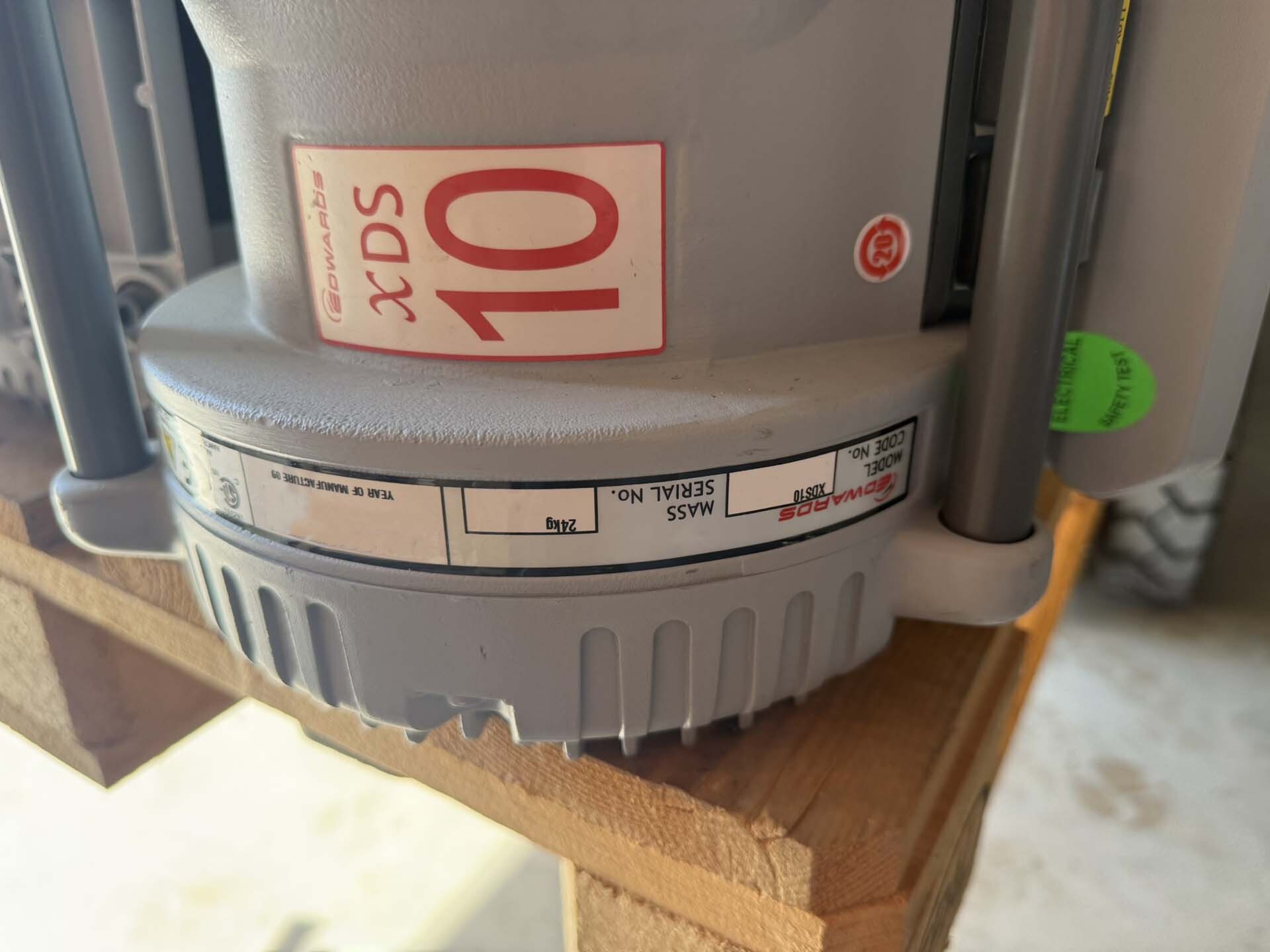Foto Verwendet EDWARDS XDS10 Zum Verkauf