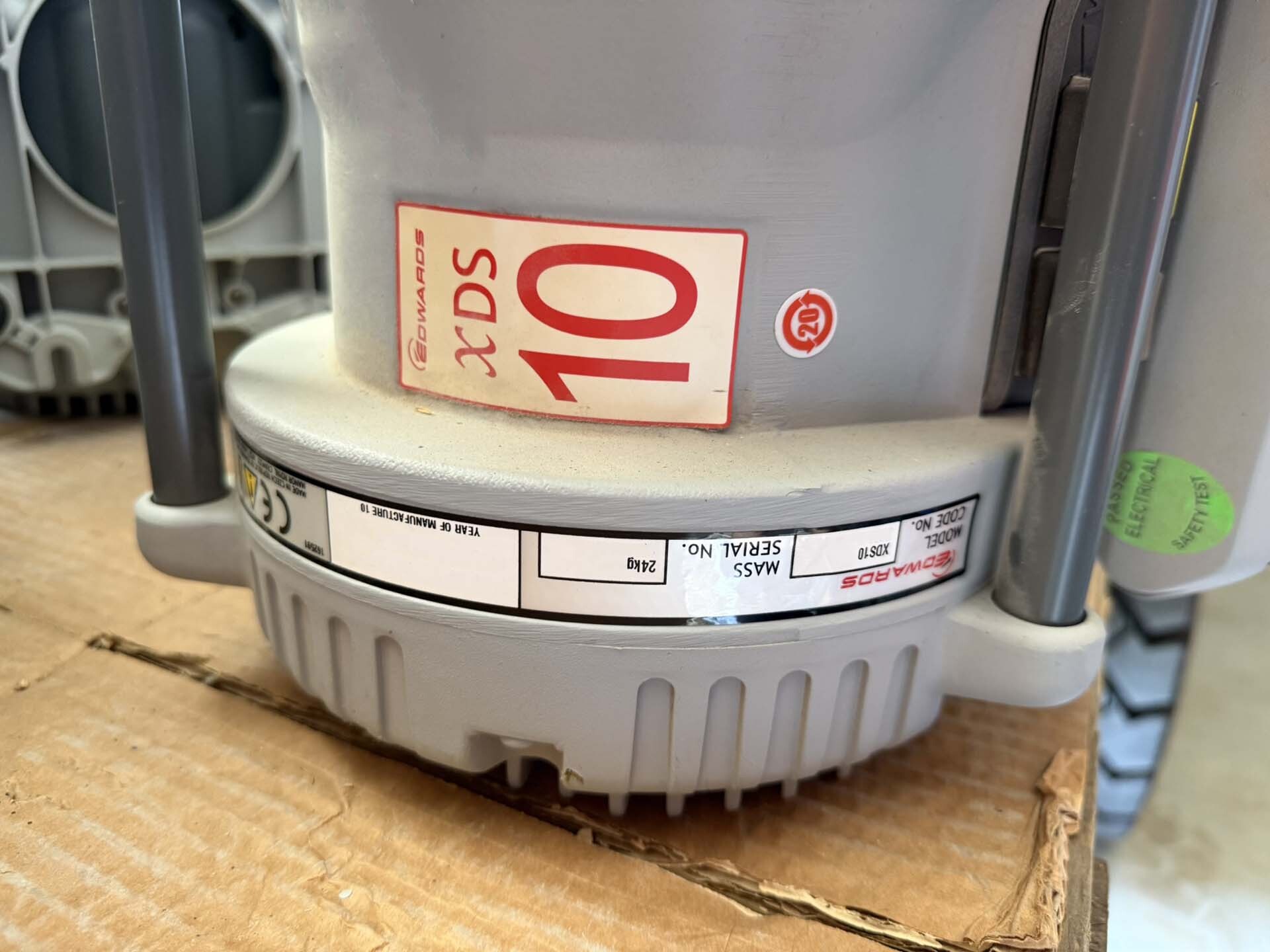 Foto Verwendet EDWARDS XDS10 Zum Verkauf