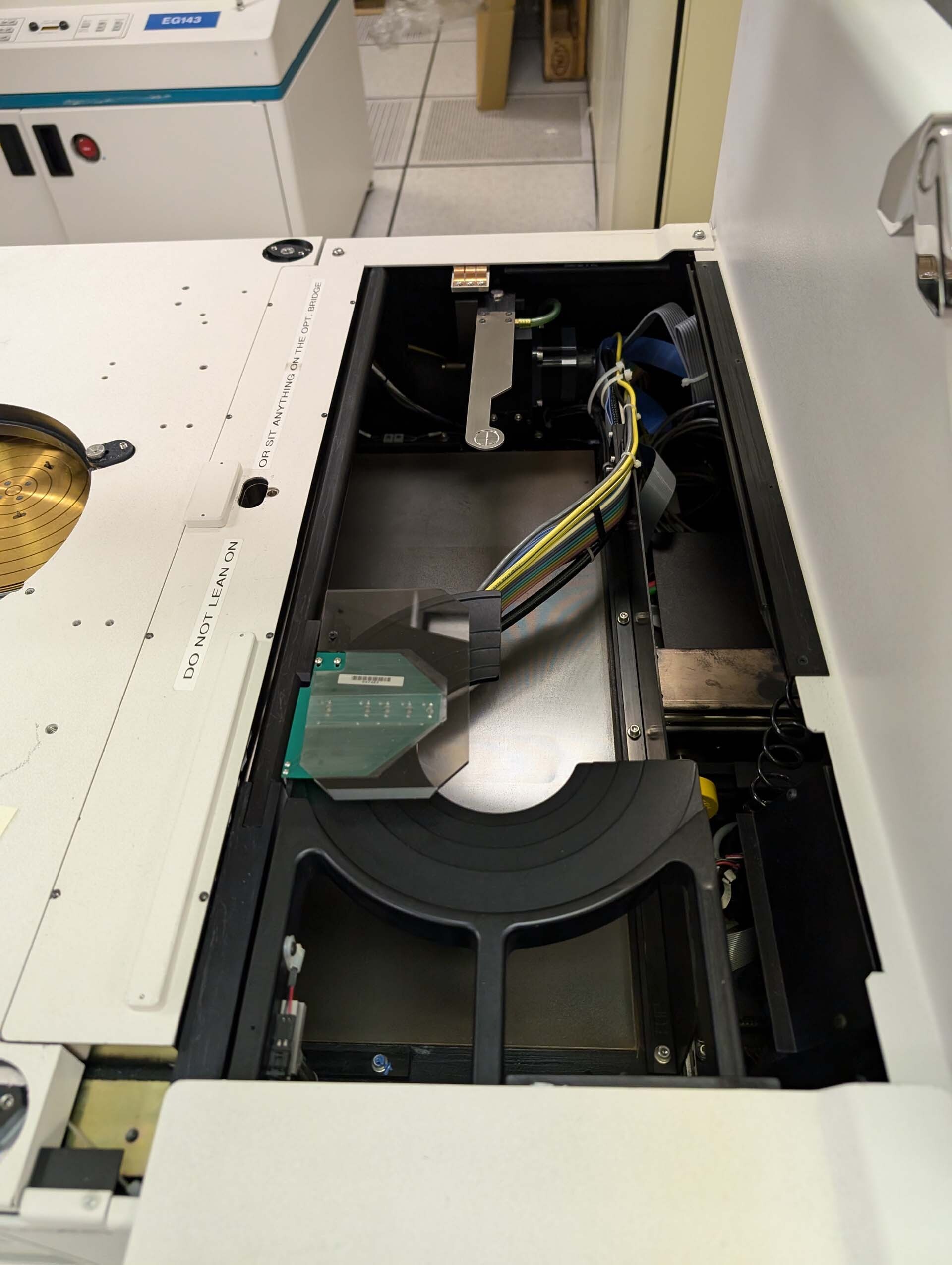 Photo Used ELECTROGLAS / EG 4090 For Sale