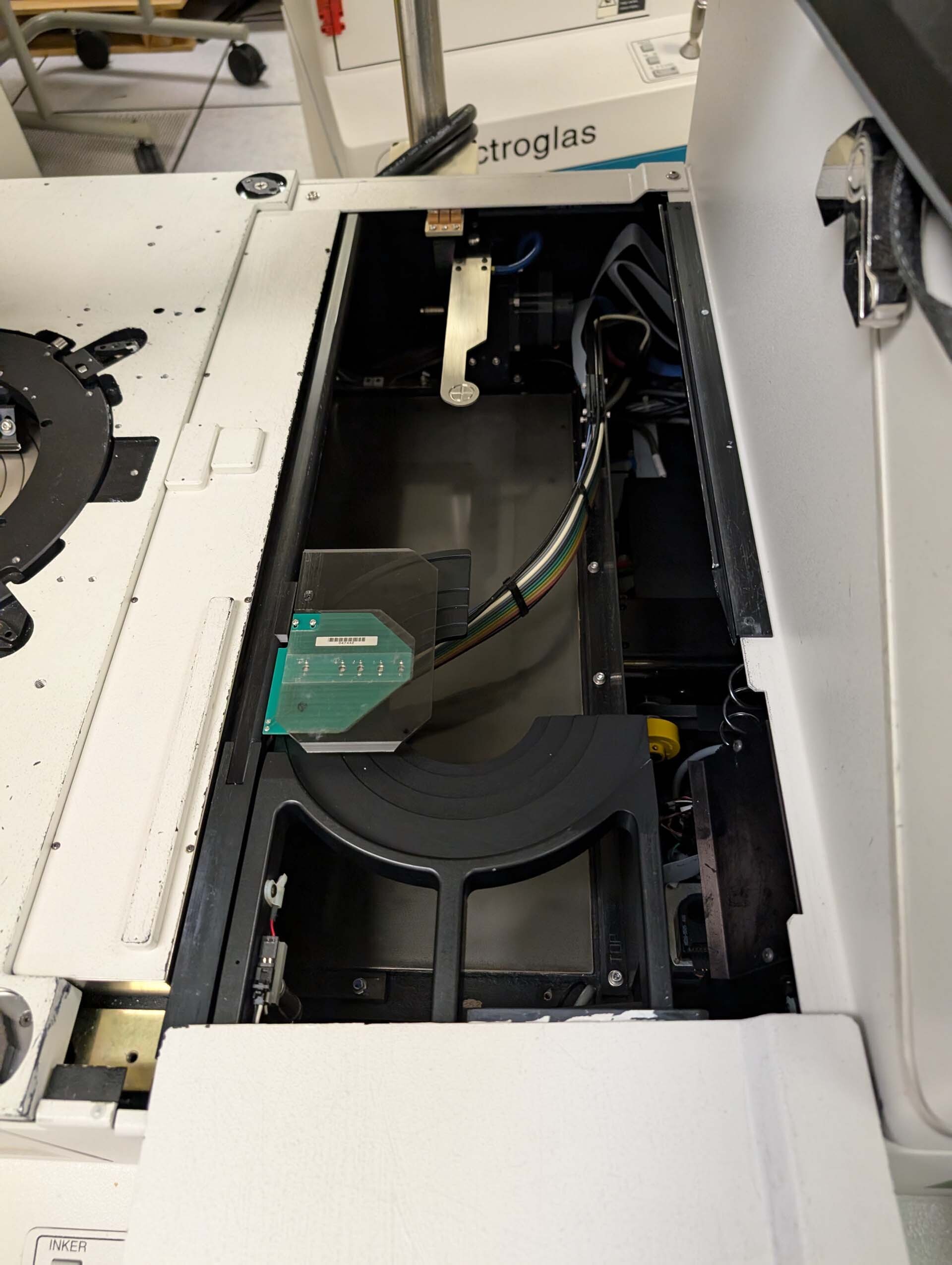 Photo Used ELECTROGLAS / EG 4090 For Sale