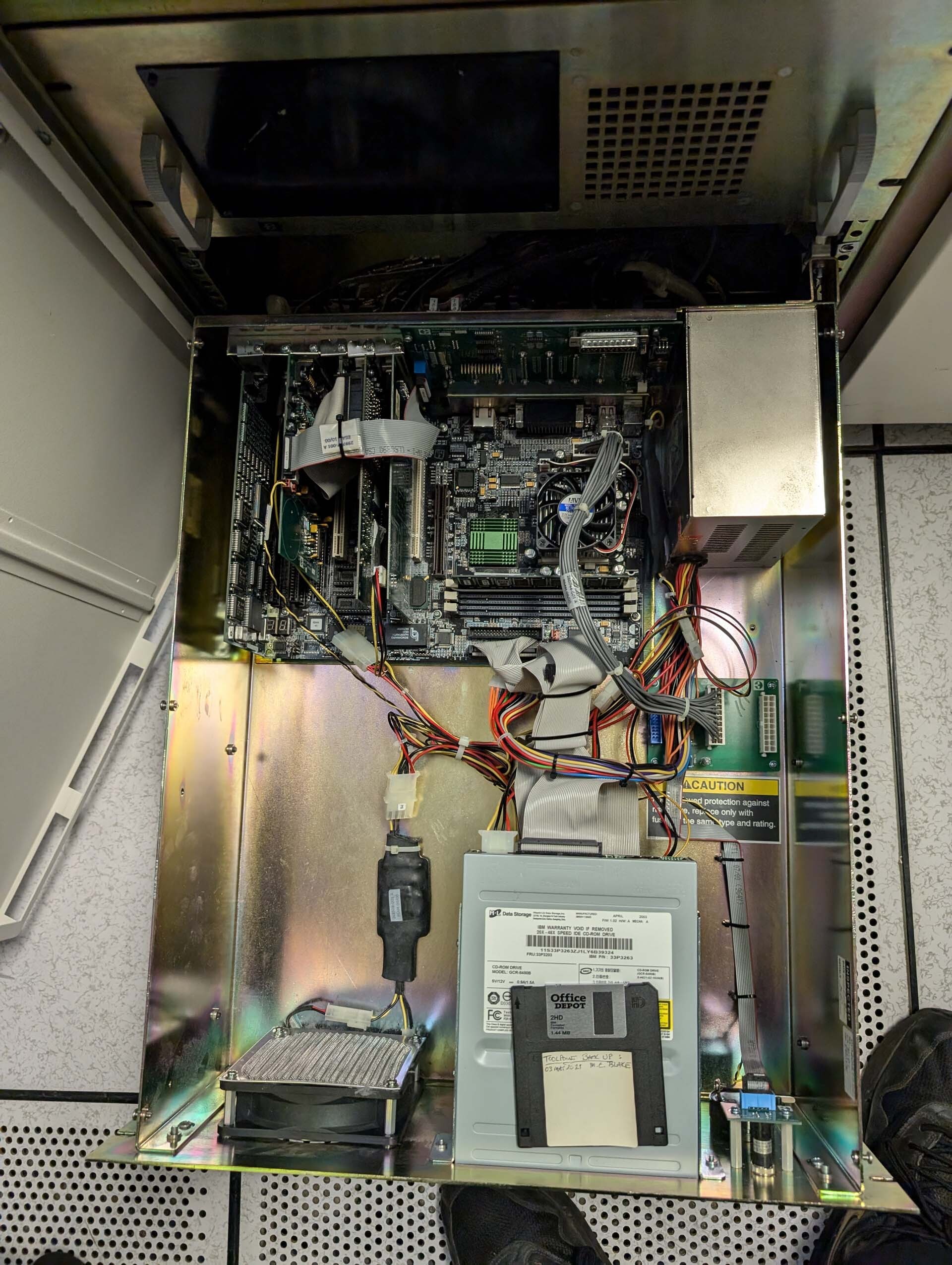 Photo Used ELECTROGLAS / EG 4090 For Sale