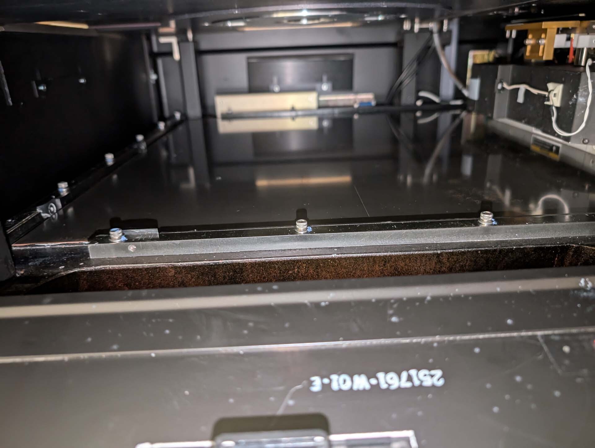 Photo Used ELECTROGLAS / EG 4090u For Sale