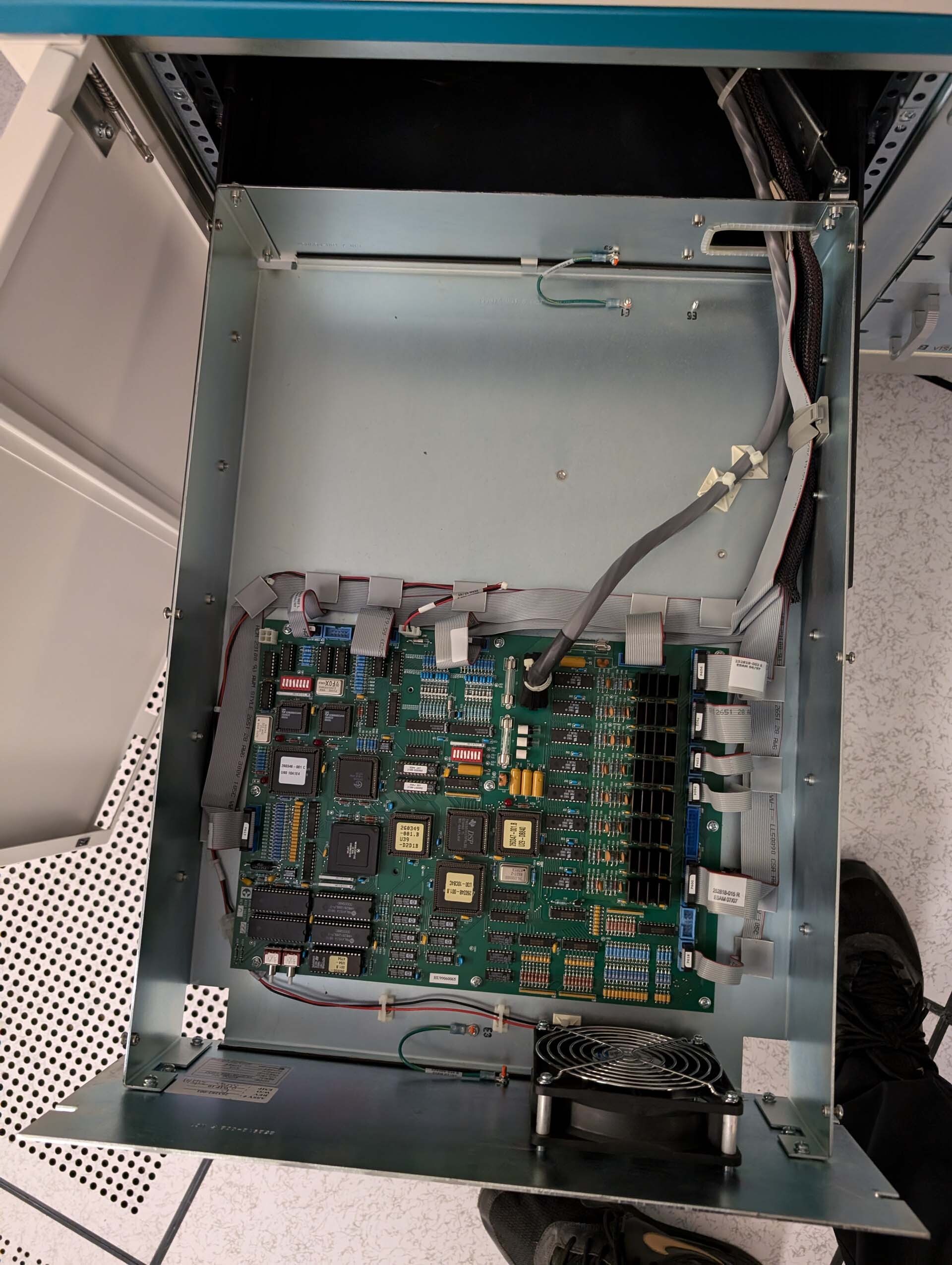 Photo Used ELECTROGLAS / EG 4090u For Sale