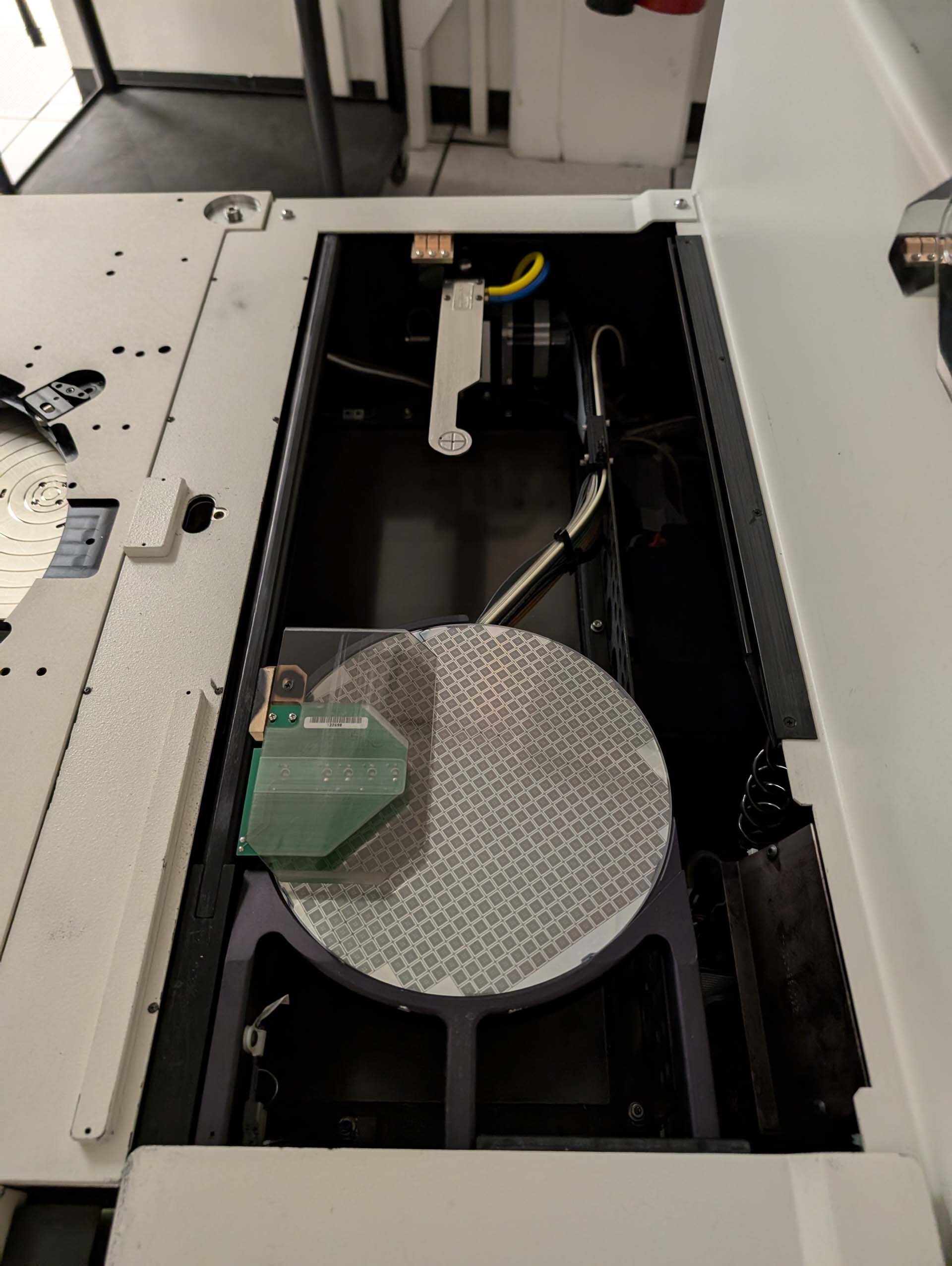 Photo Used ELECTROGLAS / EG 4090u For Sale