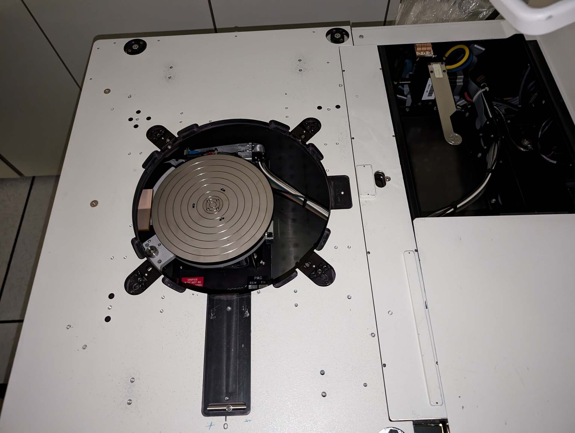 Photo Used ELECTROGLAS / EG 4090u For Sale