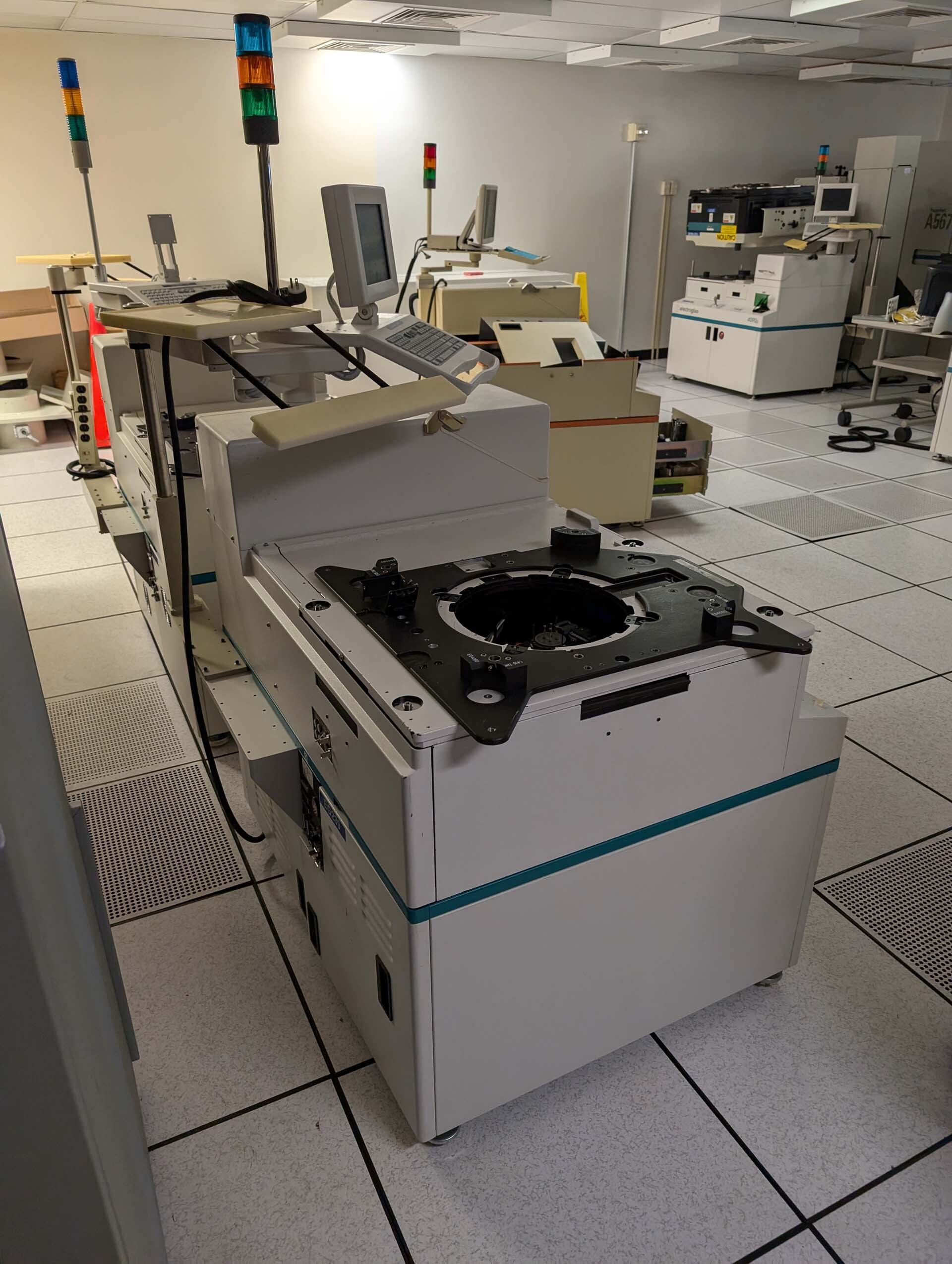 Photo Used ELECTROGLAS / EG 4090u For Sale