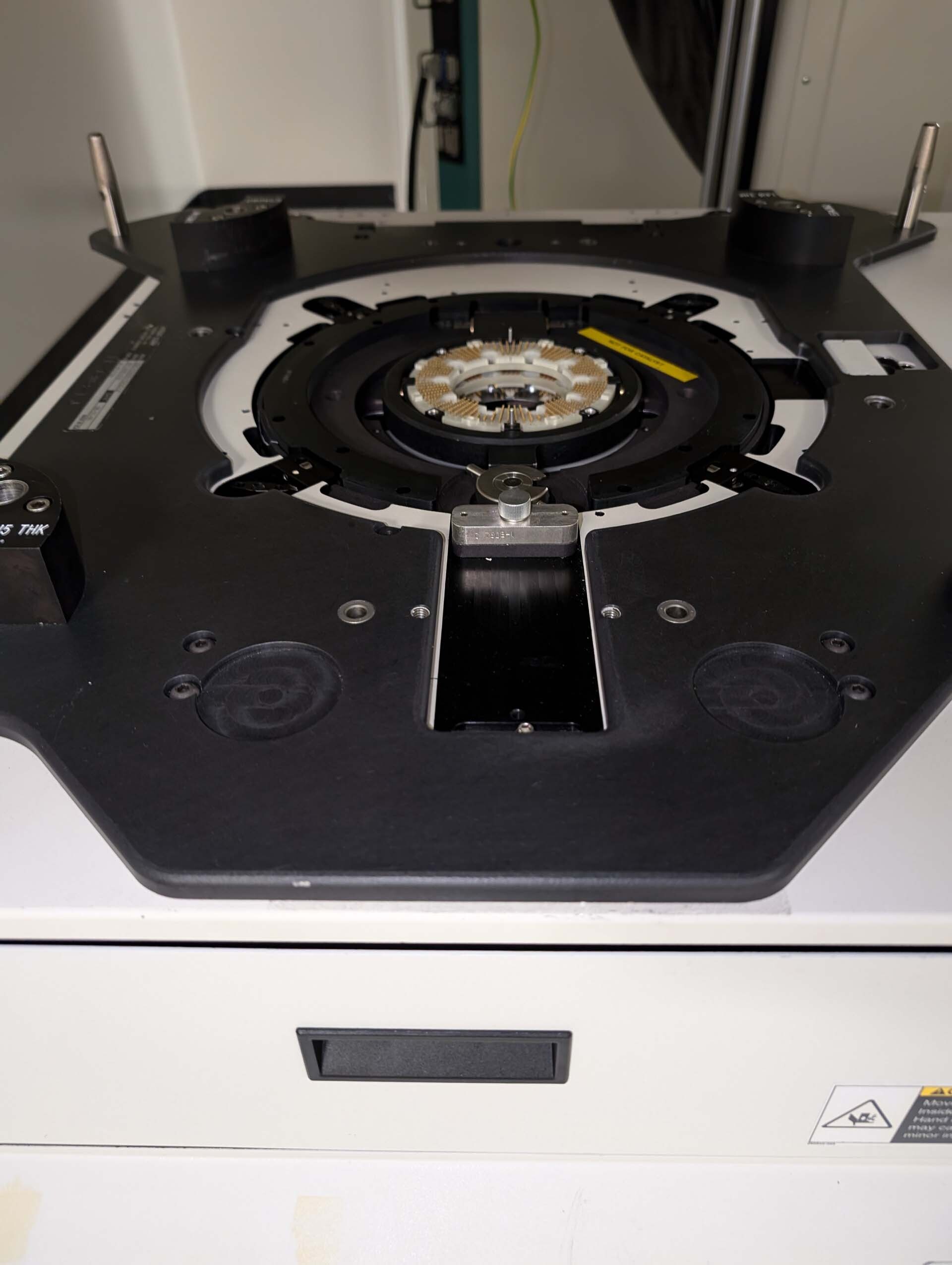Photo Used ELECTROGLAS / EG 4090u For Sale