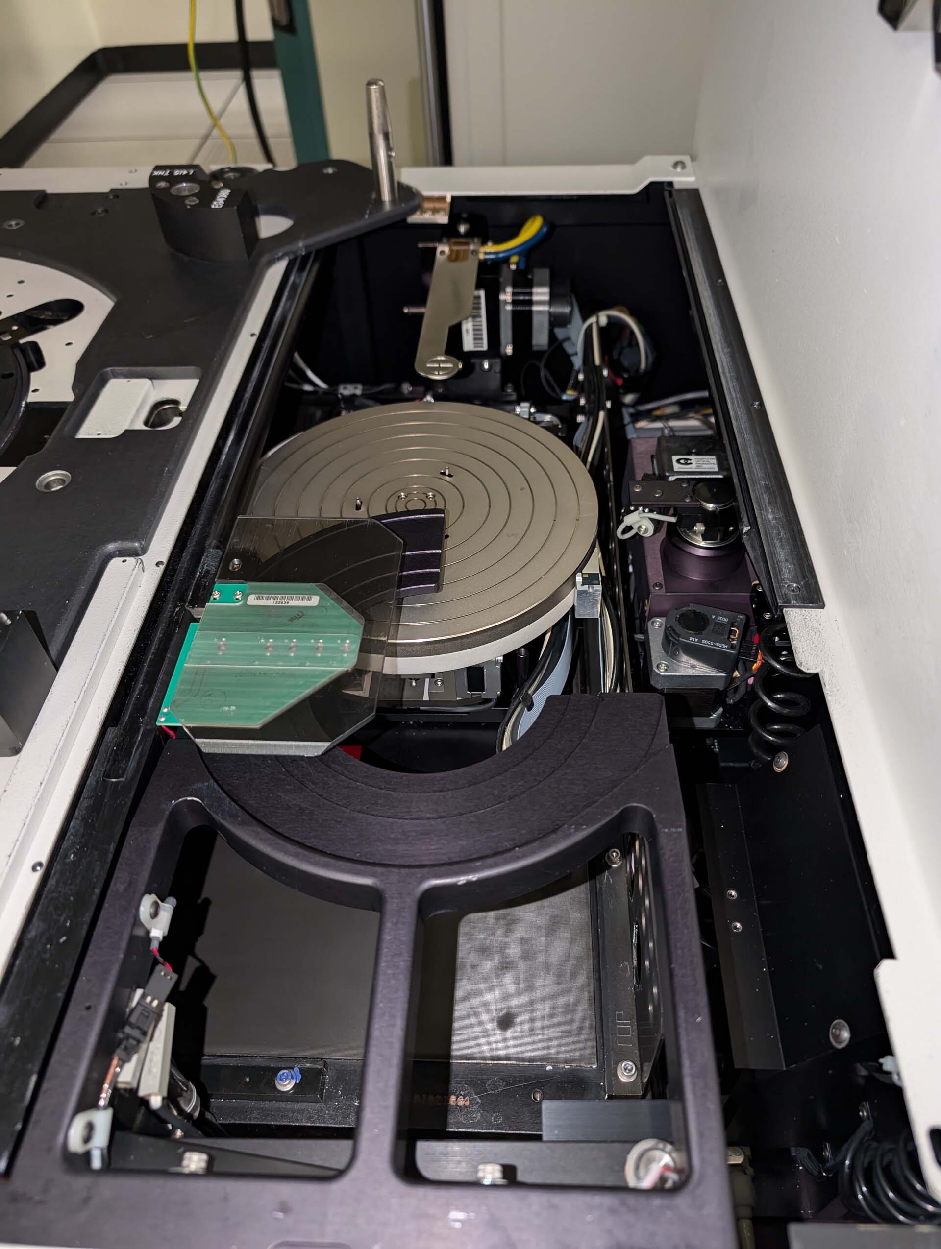 Photo Used ELECTROGLAS / EG 4090u For Sale