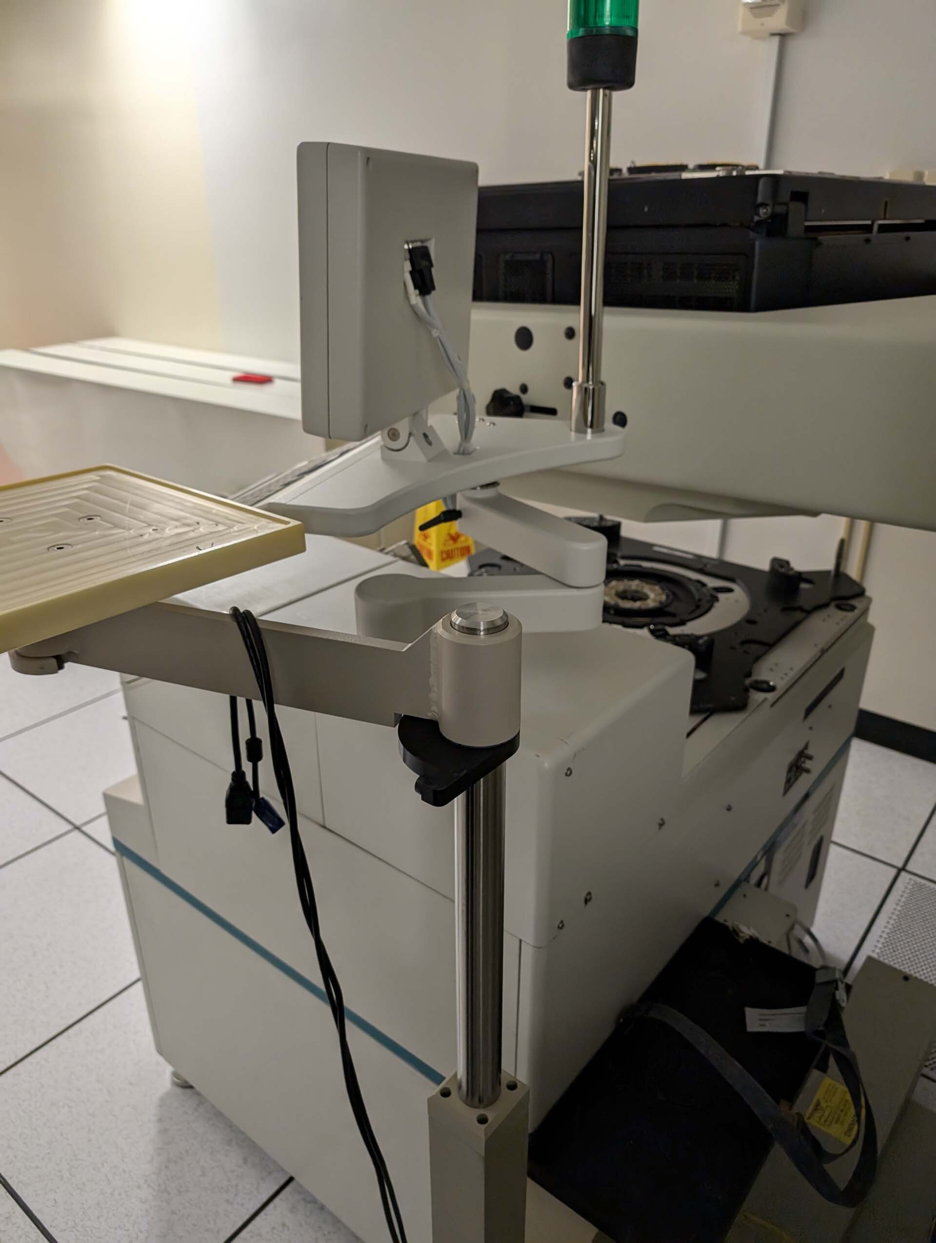 Photo Used ELECTROGLAS / EG 4090u For Sale