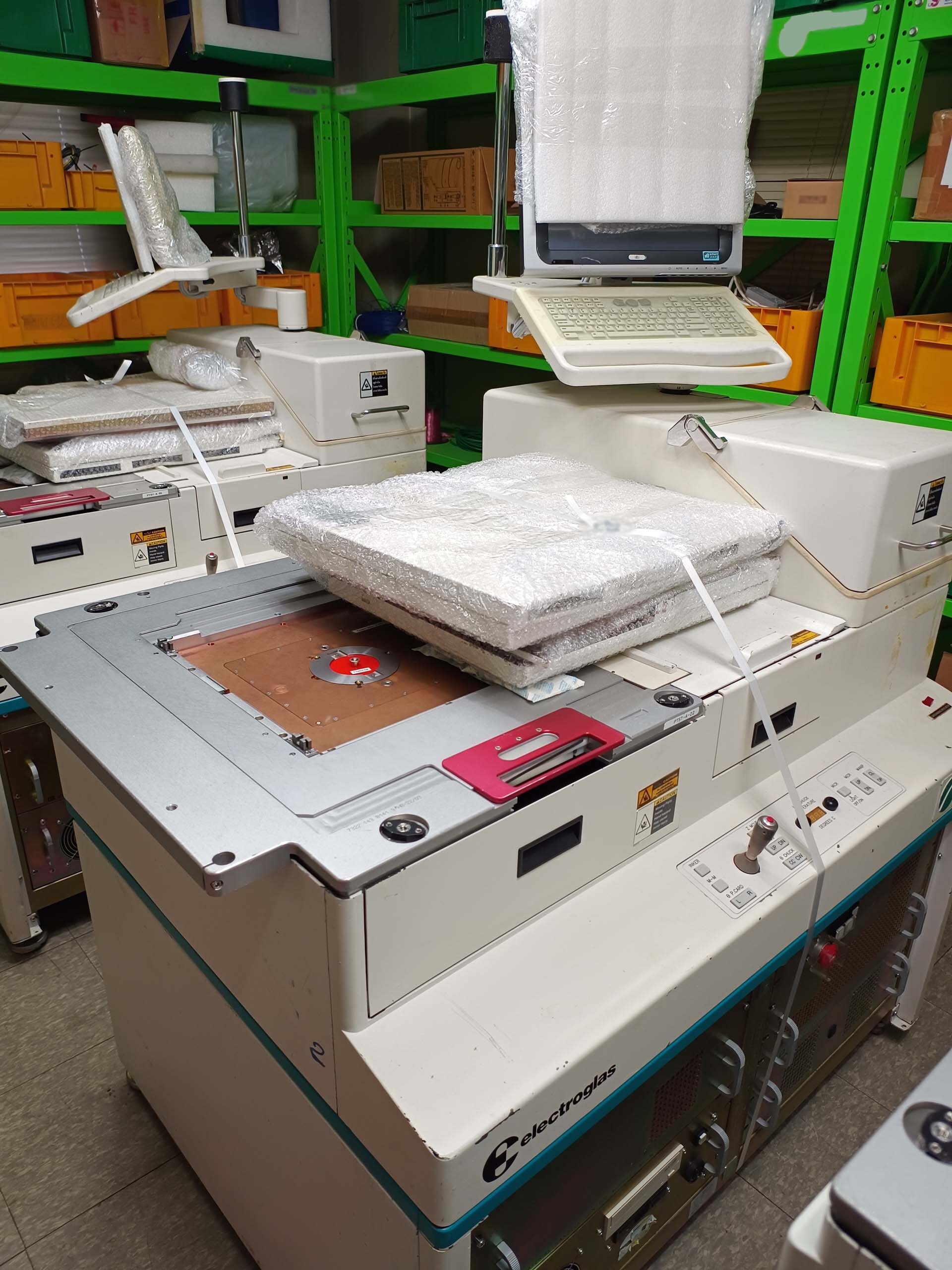 Photo Used ELECTROGLAS / EG 4090u+ For Sale