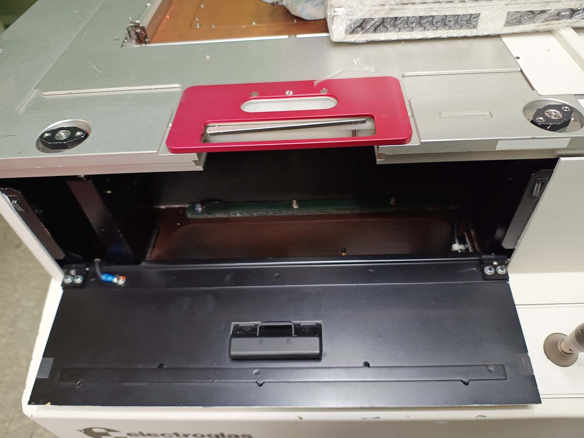 Photo Used ELECTROGLAS / EG 4090u+ For Sale