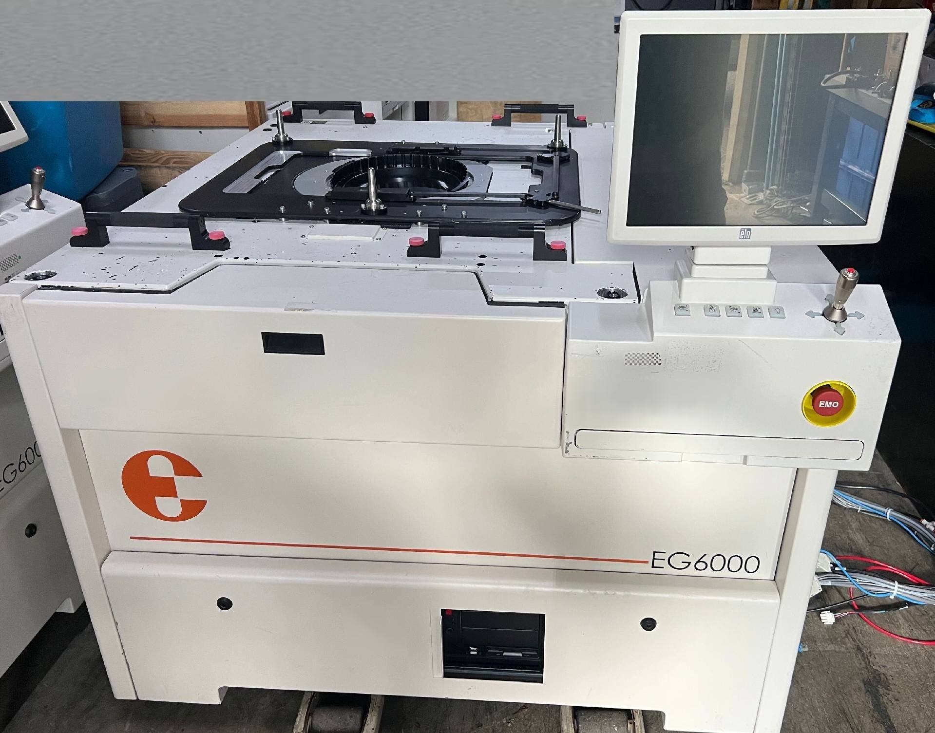 Foto Verwendet ELECTROGLAS / EG 6000 Zum Verkauf