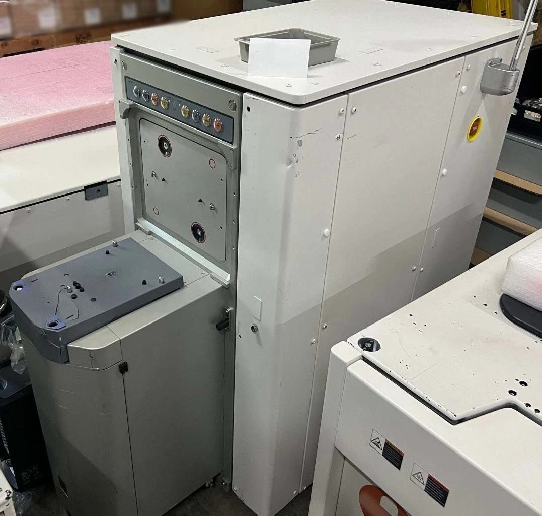 Foto Verwendet ELECTROGLAS / EG 6000 Zum Verkauf