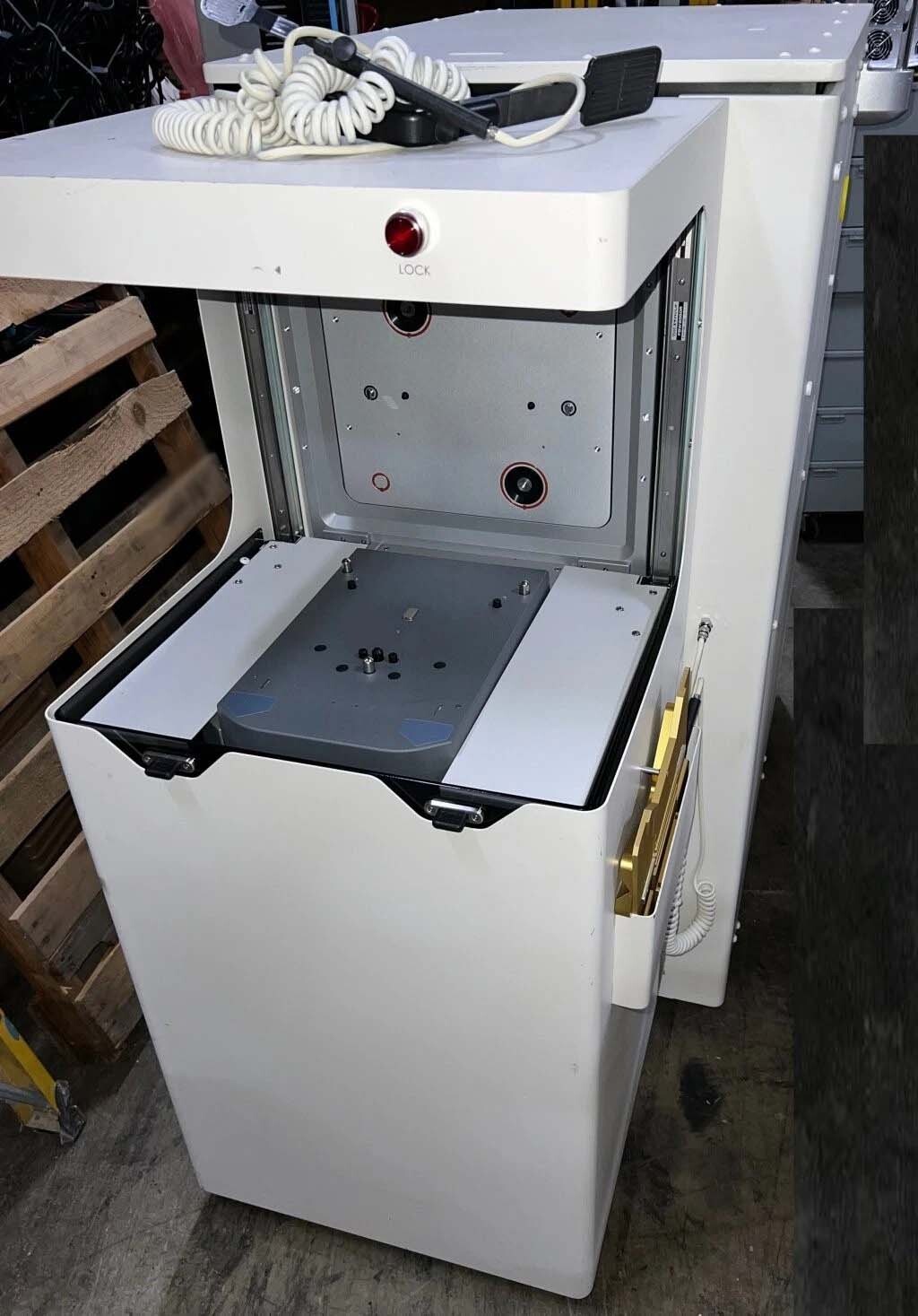 Foto Verwendet ELECTROGLAS / EG 6000 Zum Verkauf