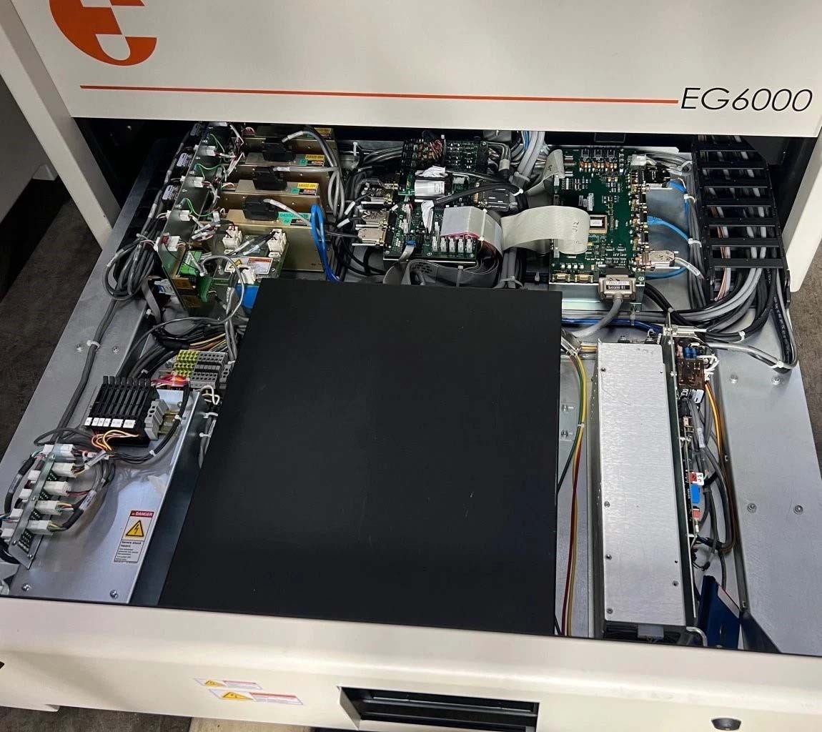 Foto Verwendet ELECTROGLAS / EG 6000 Zum Verkauf
