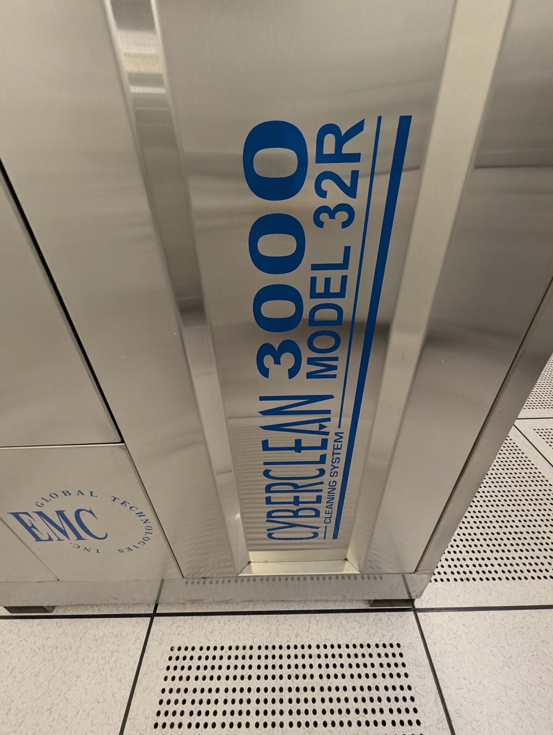 フォト（写真） 使用される EMC CyberClean 3000 販売のために