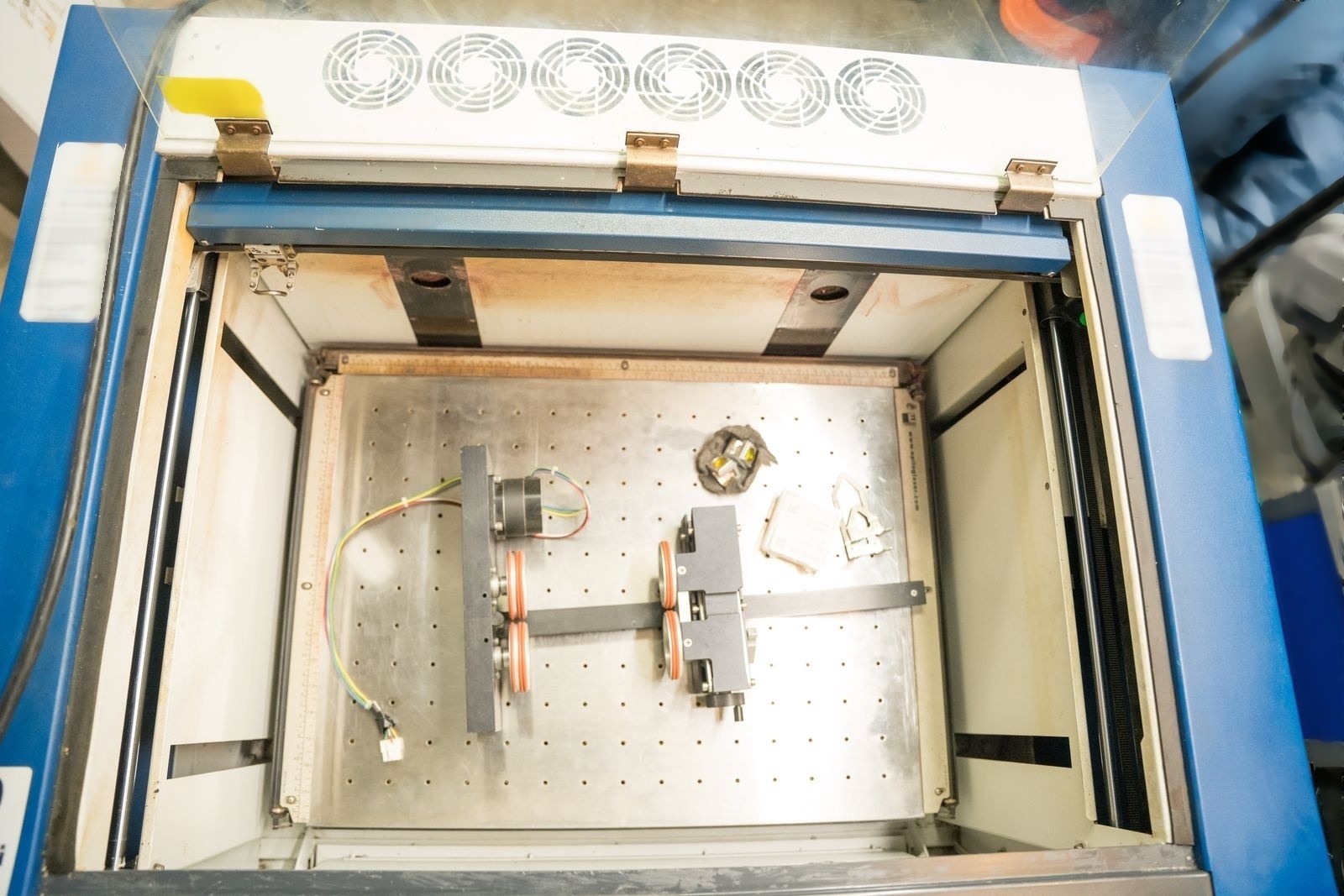フォト（写真） 使用される EPILOG LASER Helix 販売のために