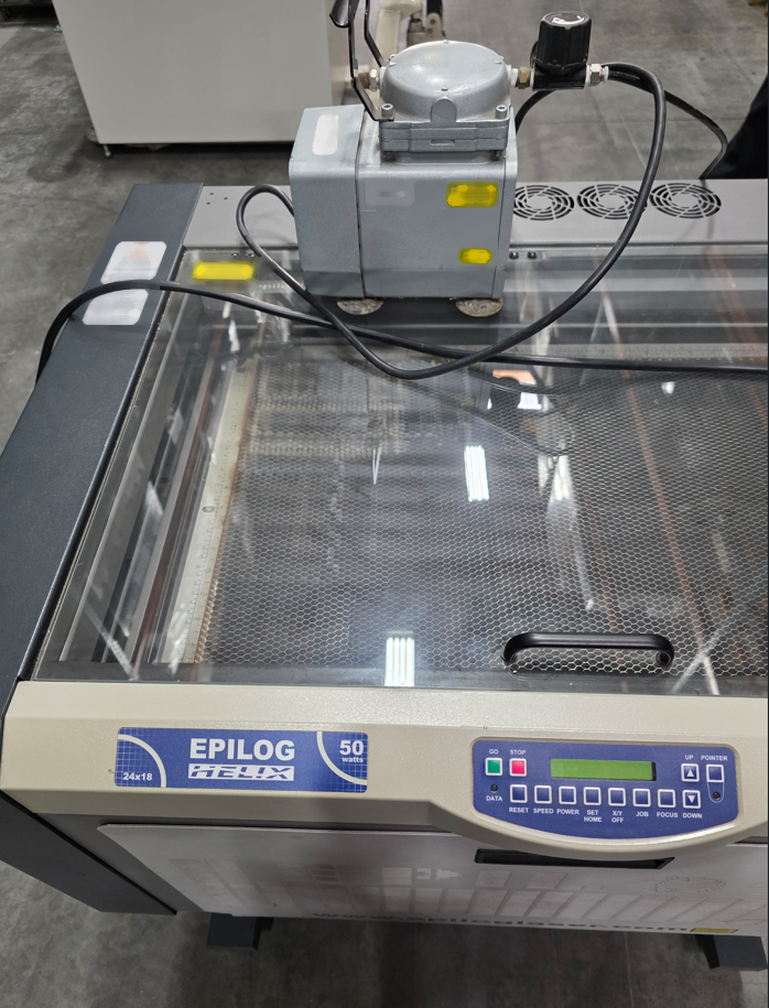フォト（写真） 使用される EPILOG LASER Helix 販売のために