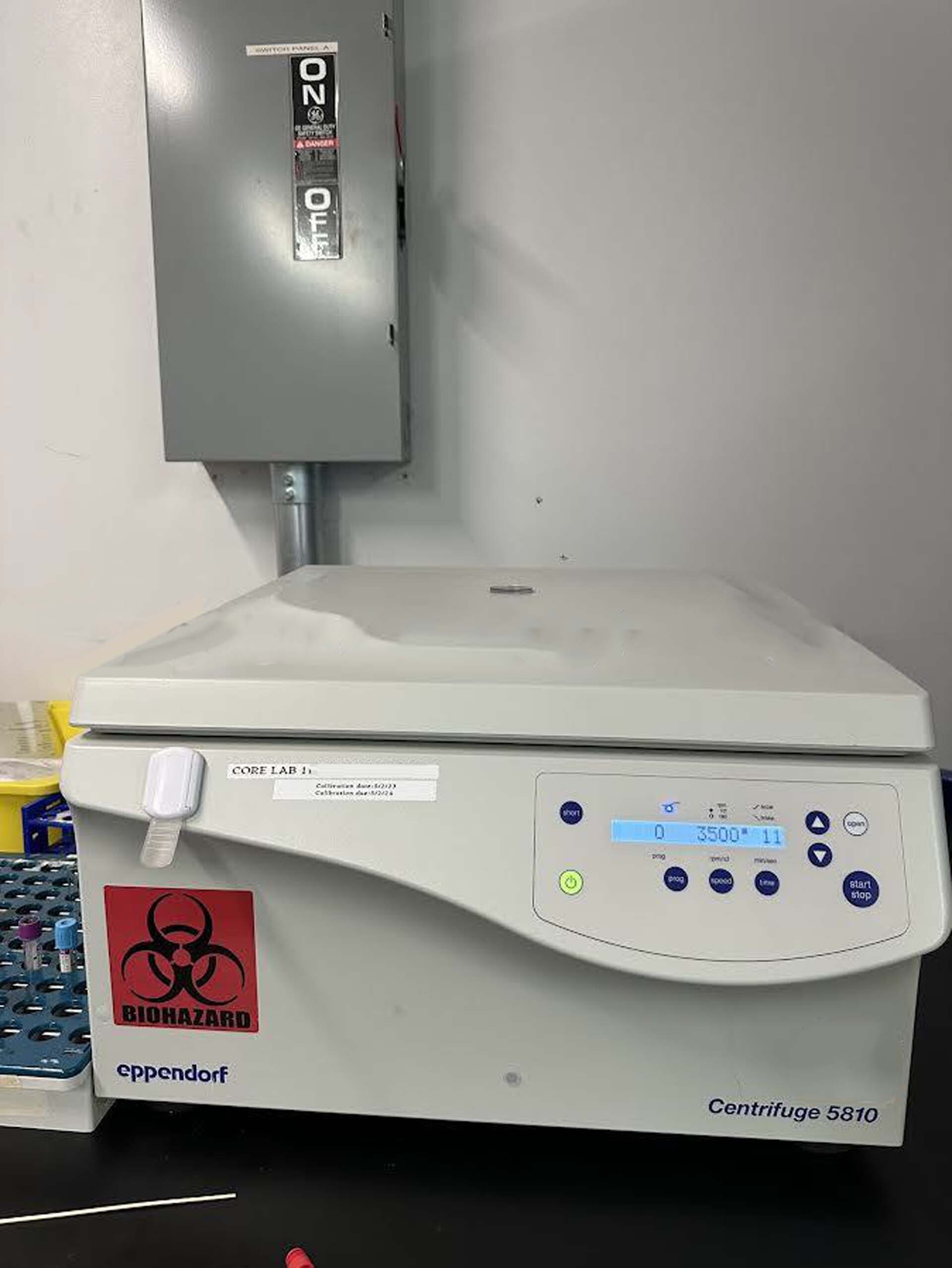 Photo Utilisé EPPENDORF 5810 À vendre