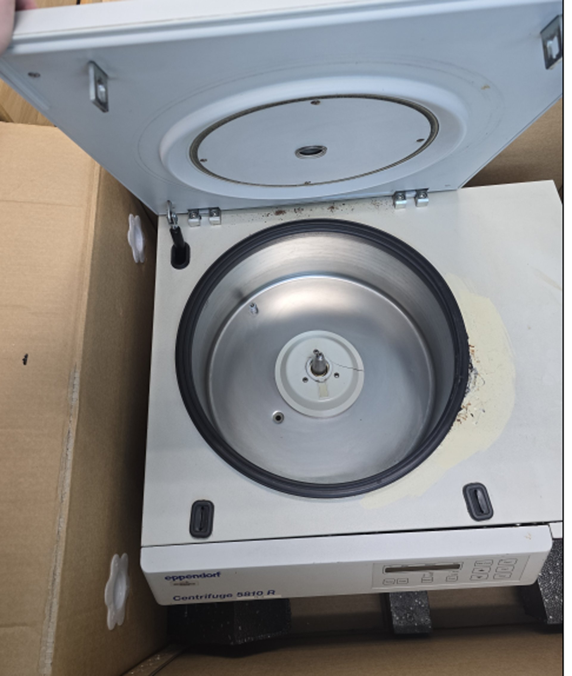 Photo Used EPPENDORF 5810R For Sale