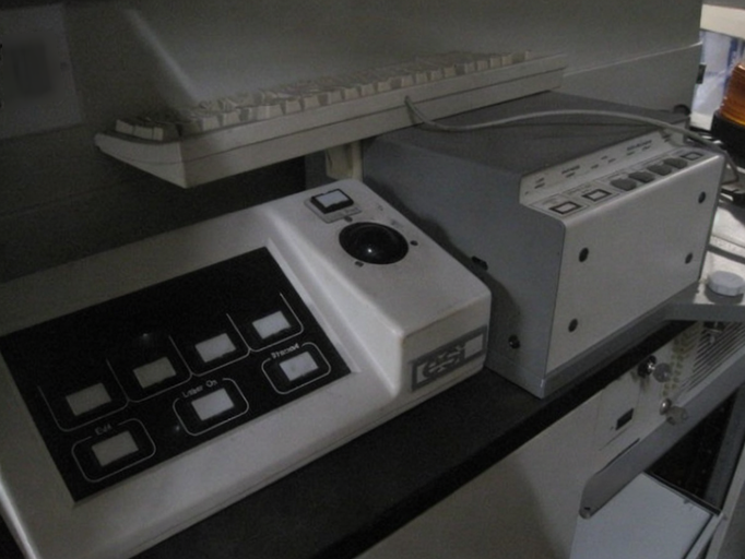 圖為 已使用的 ESI 4300 待售