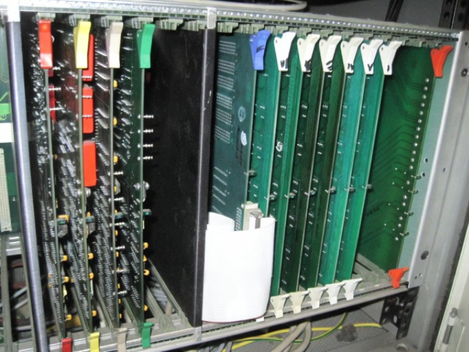 圖為 已使用的 ESI 4300 待售