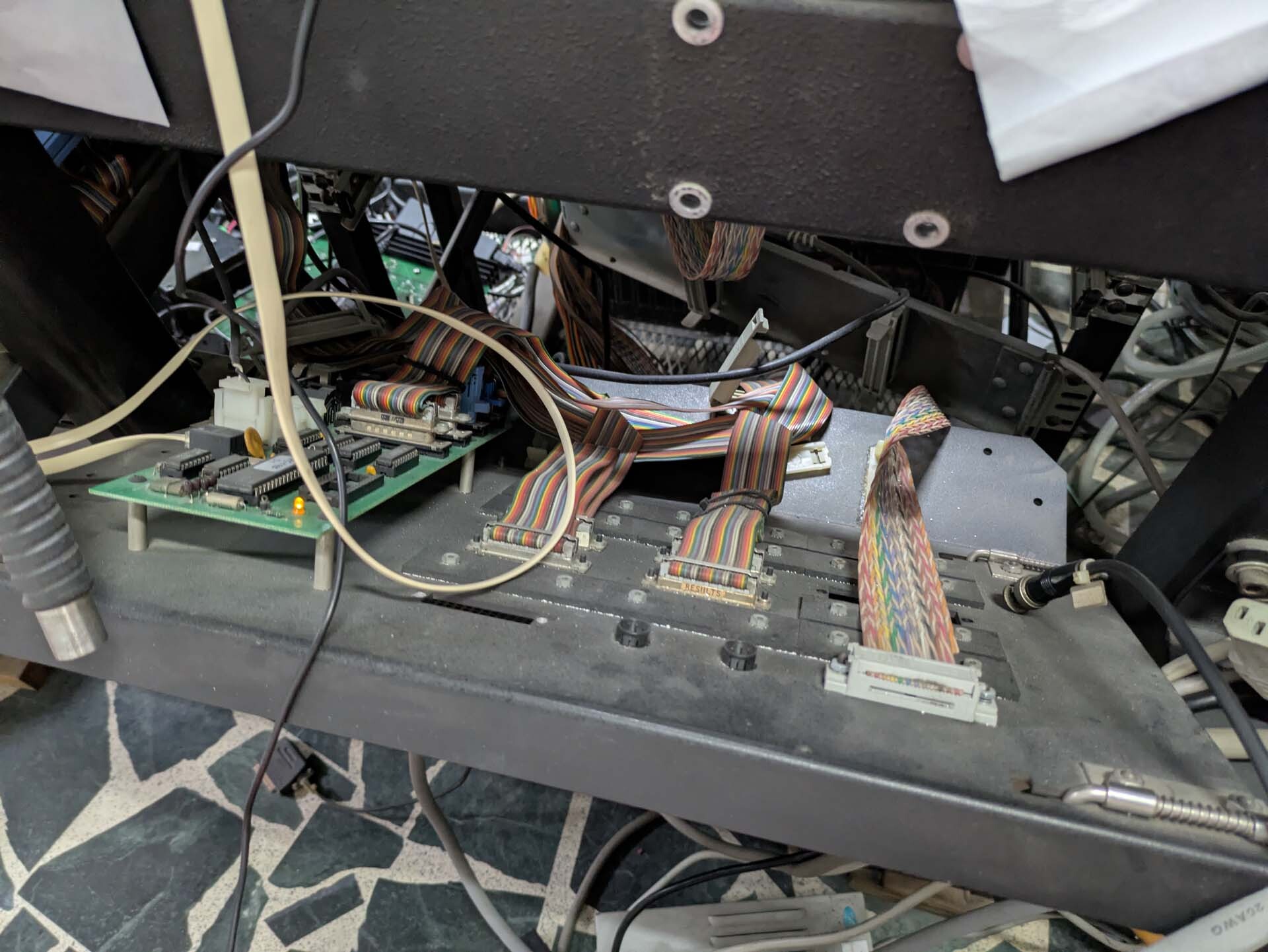 Foto Verwendet ESI 4990 Zum Verkauf